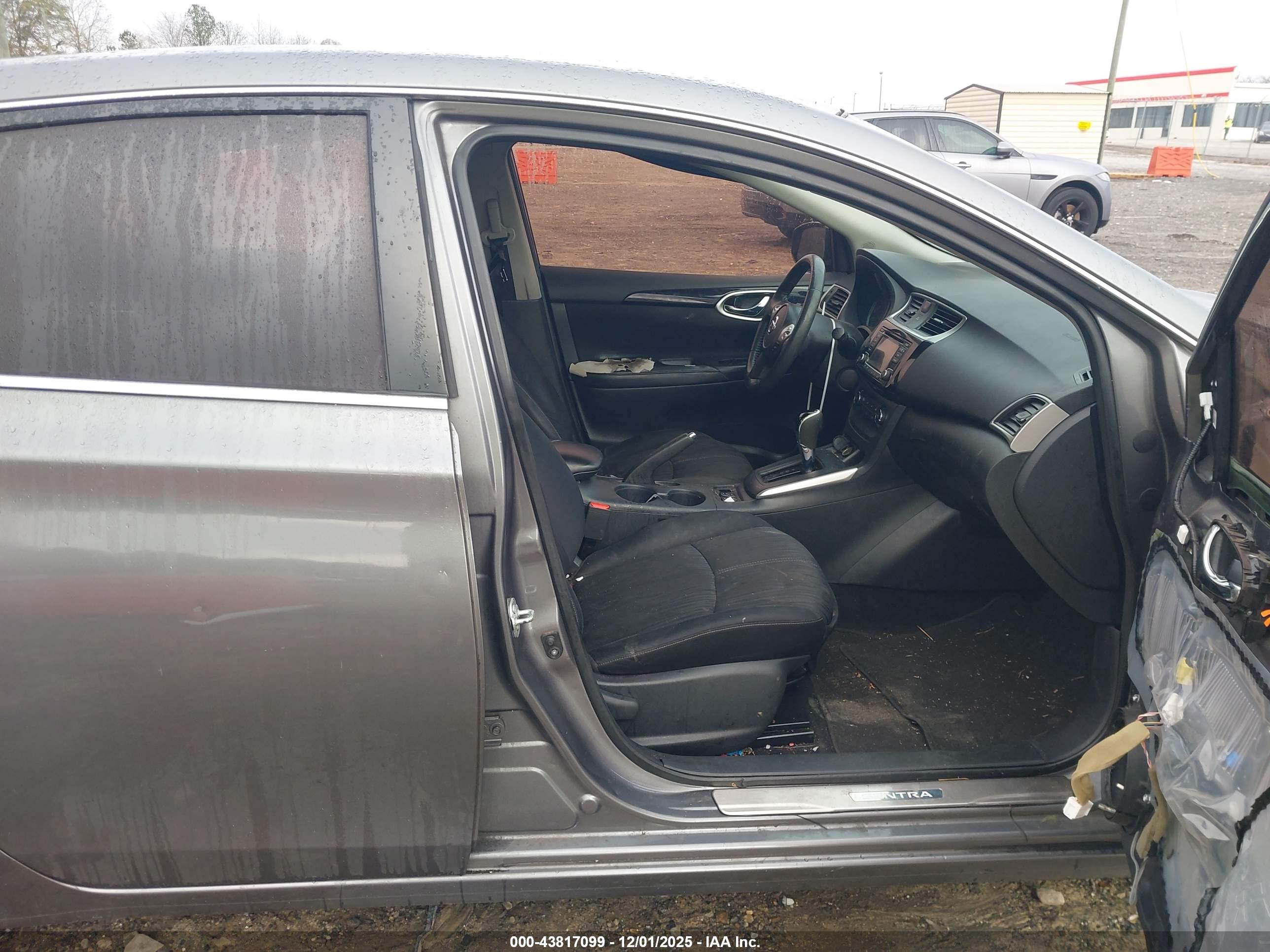 NISSAN SENTRA image 5