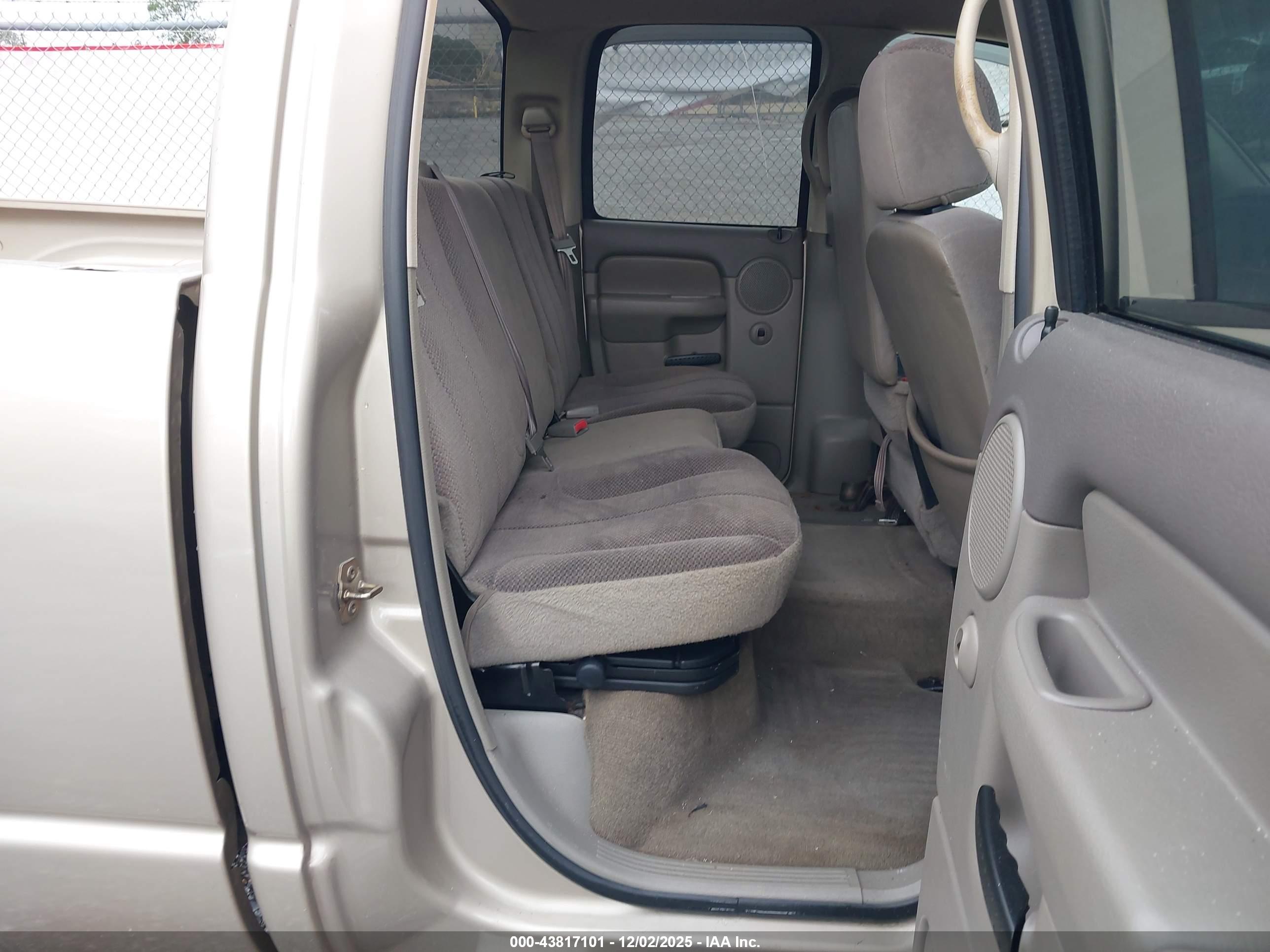 DODGE RAM image 8