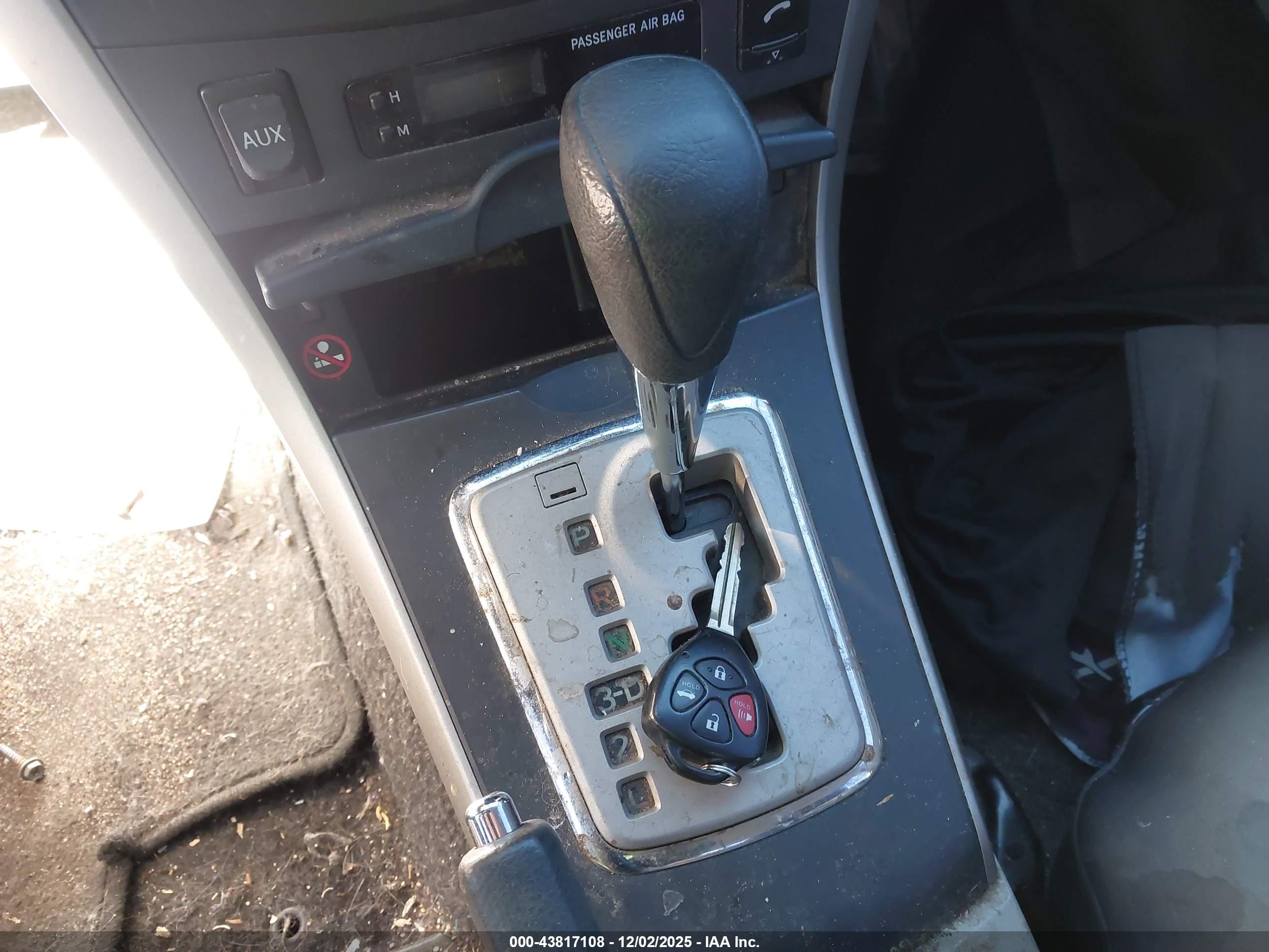TOYOTA COROLLA image 11