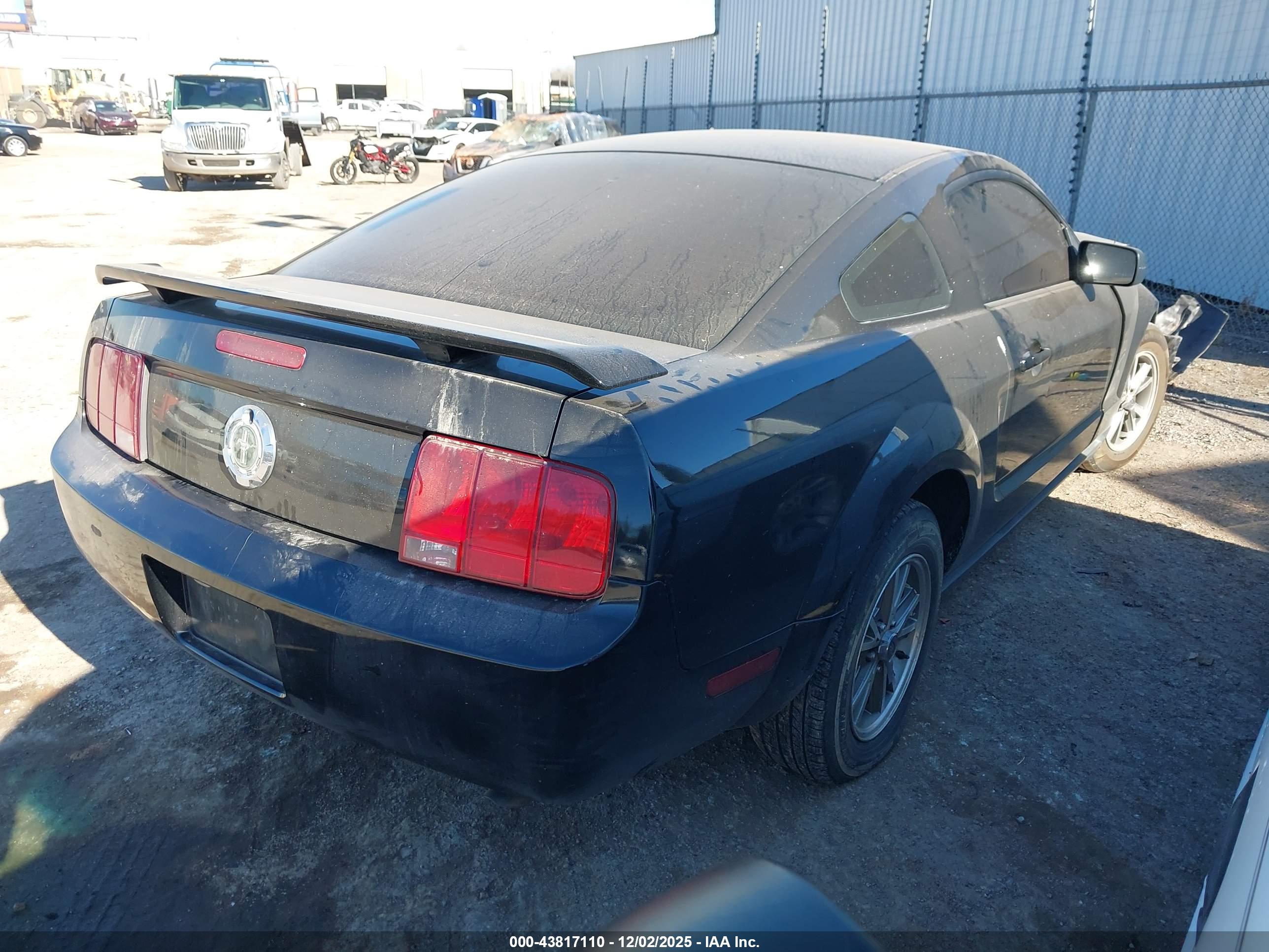 FORD MUSTANG image 4