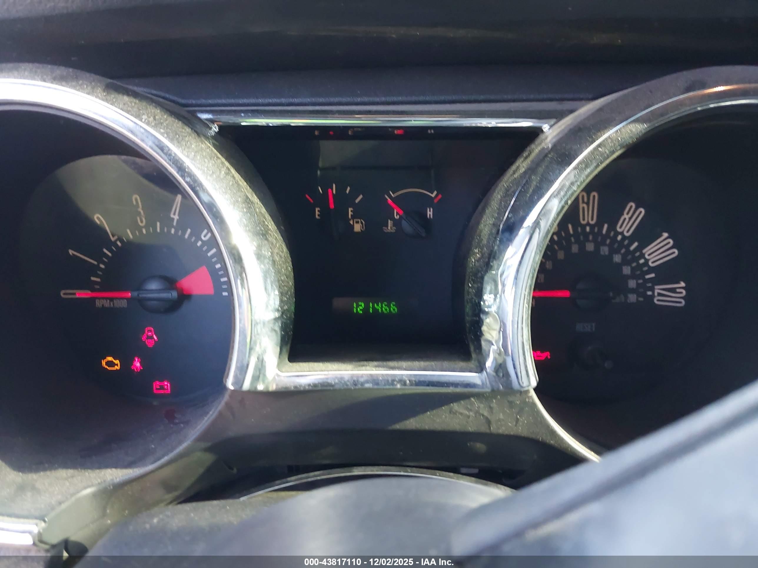 FORD MUSTANG image 7