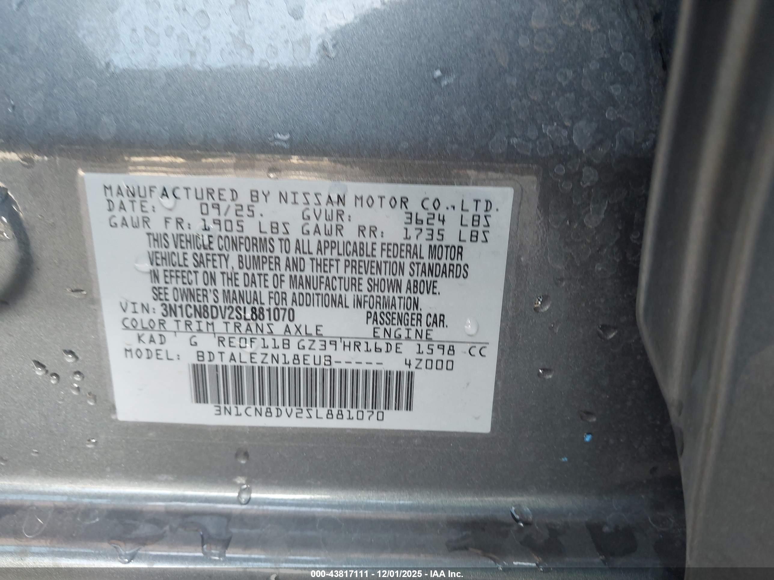 NISSAN VERSA image 9
