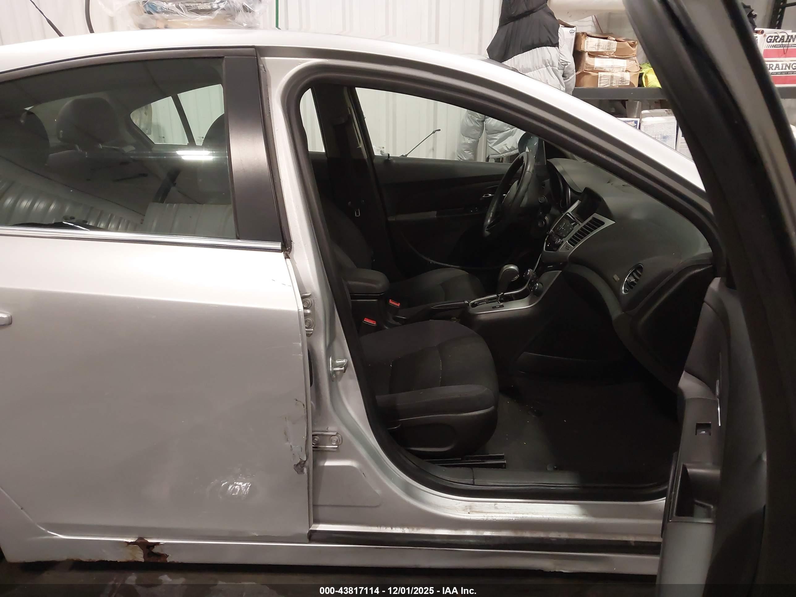 CHEVROLET CRUZE image 5