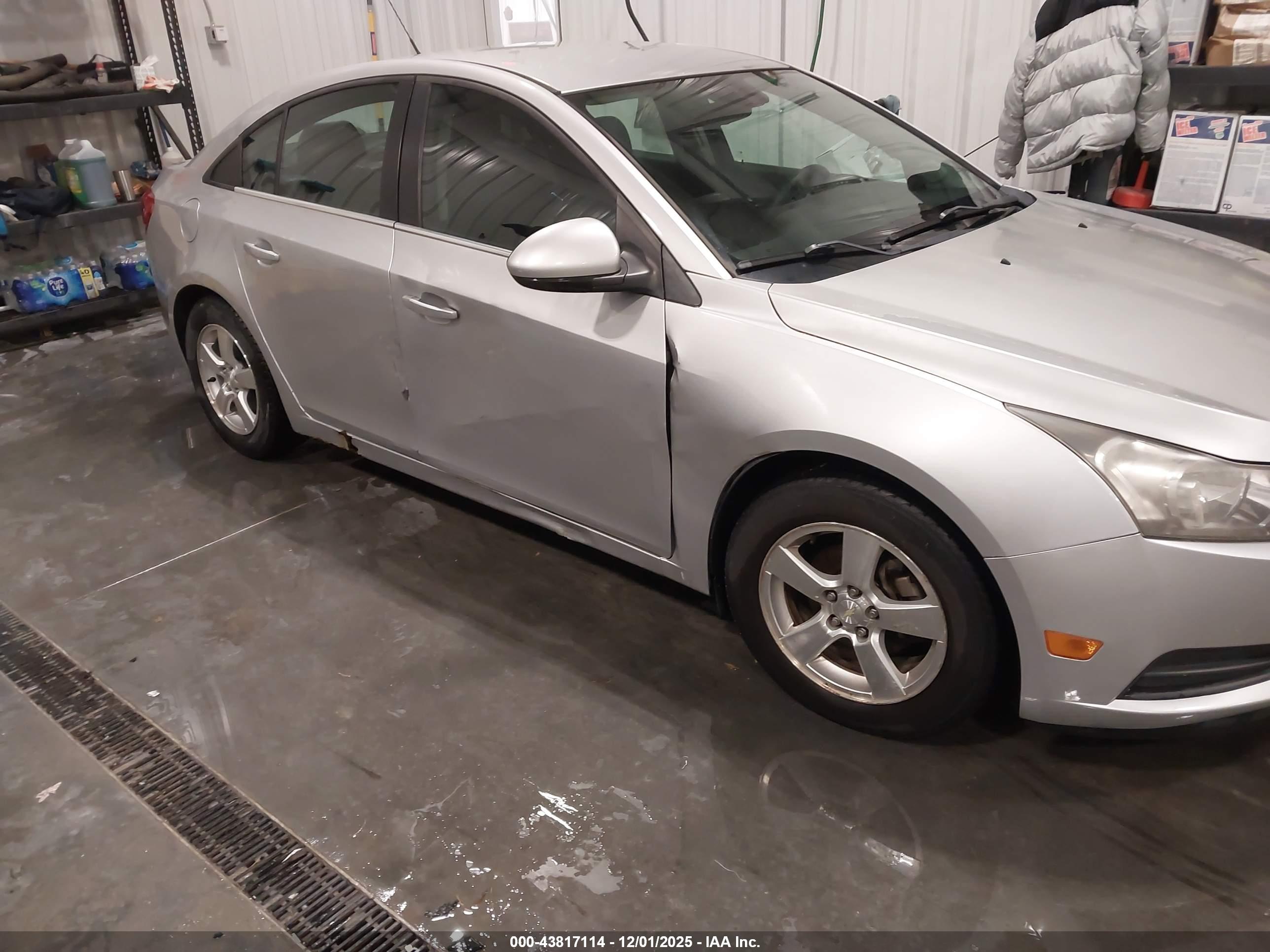 CHEVROLET CRUZE image 6