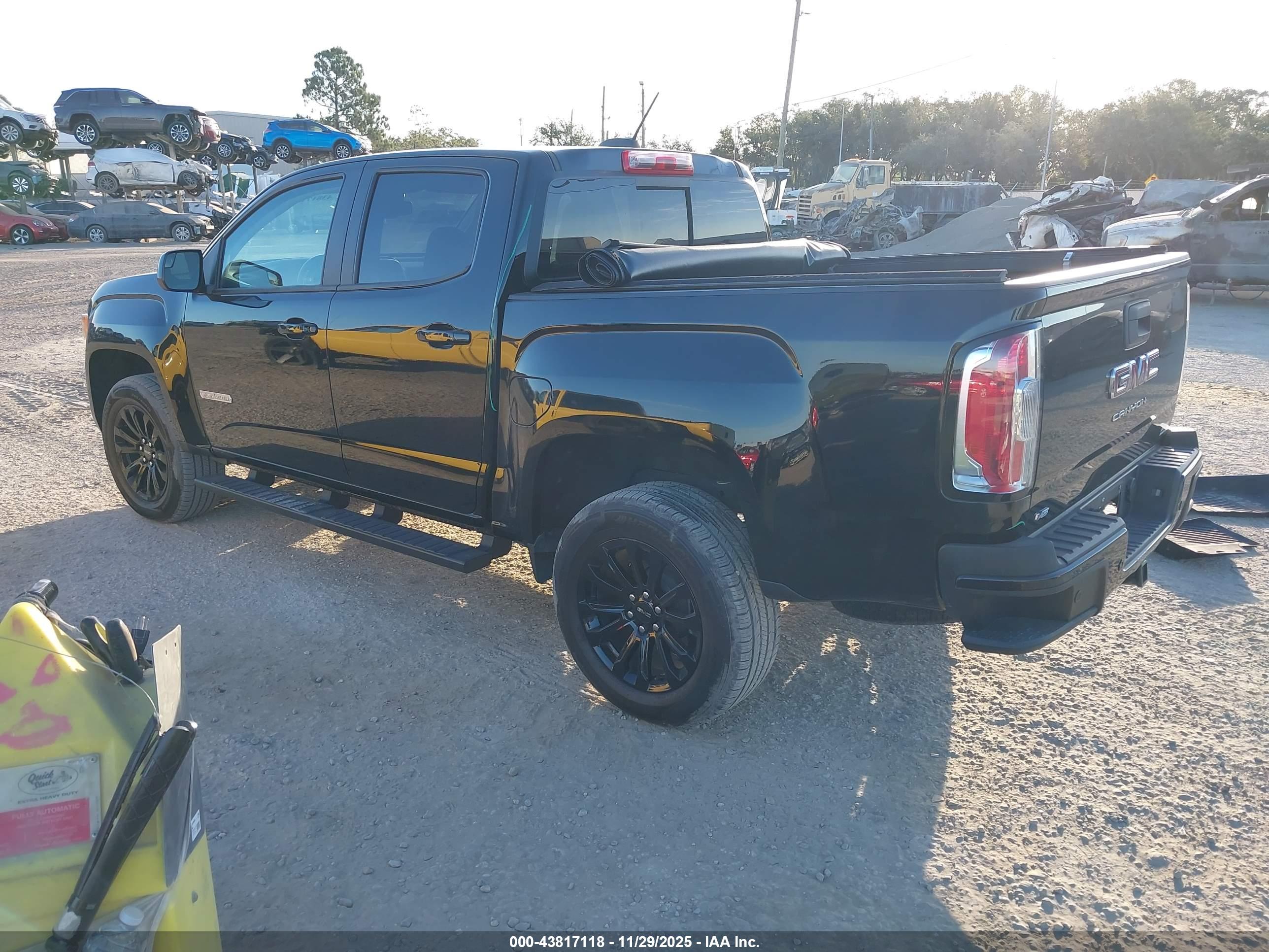 GMC CANYON image 3