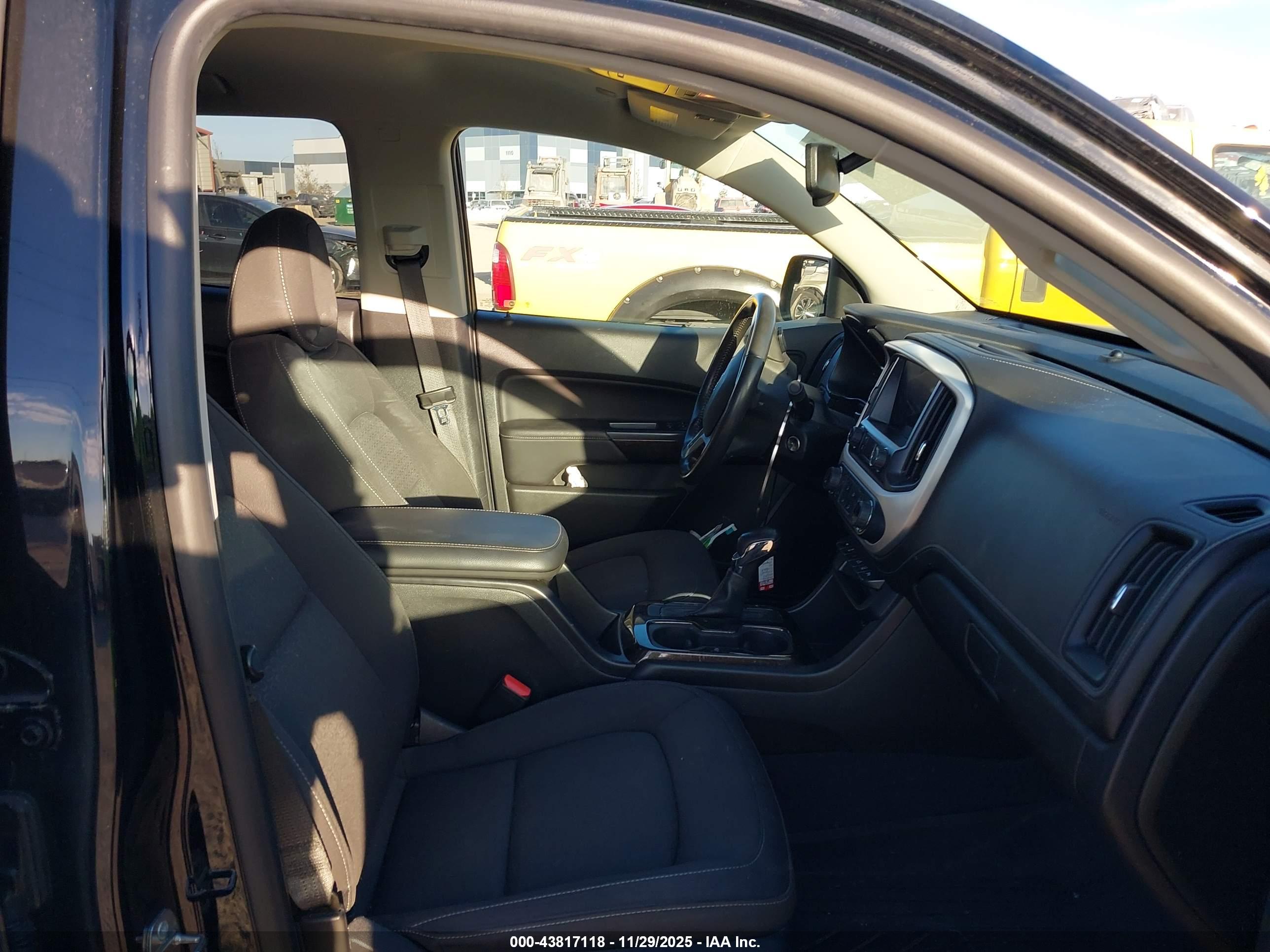 GMC CANYON image 5