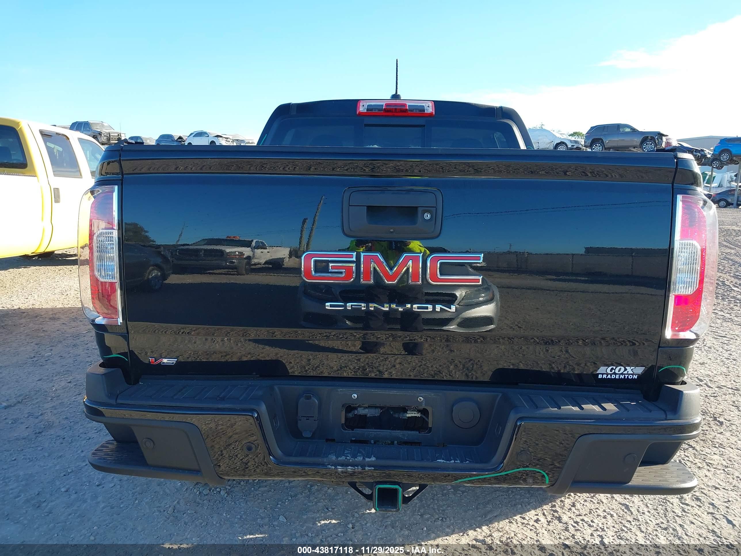 GMC CANYON image 6