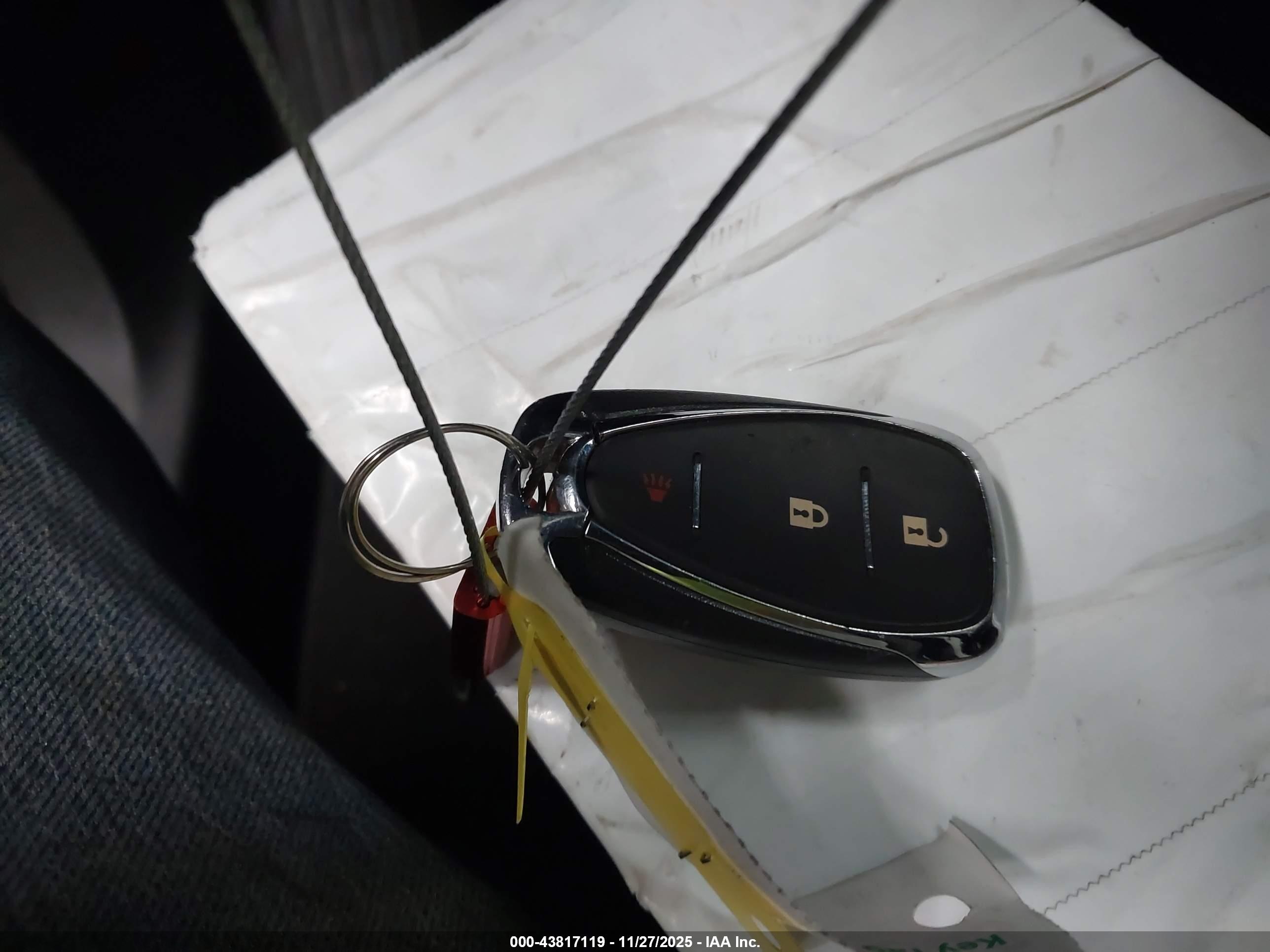 CHEVROLET EQUINOX image 11