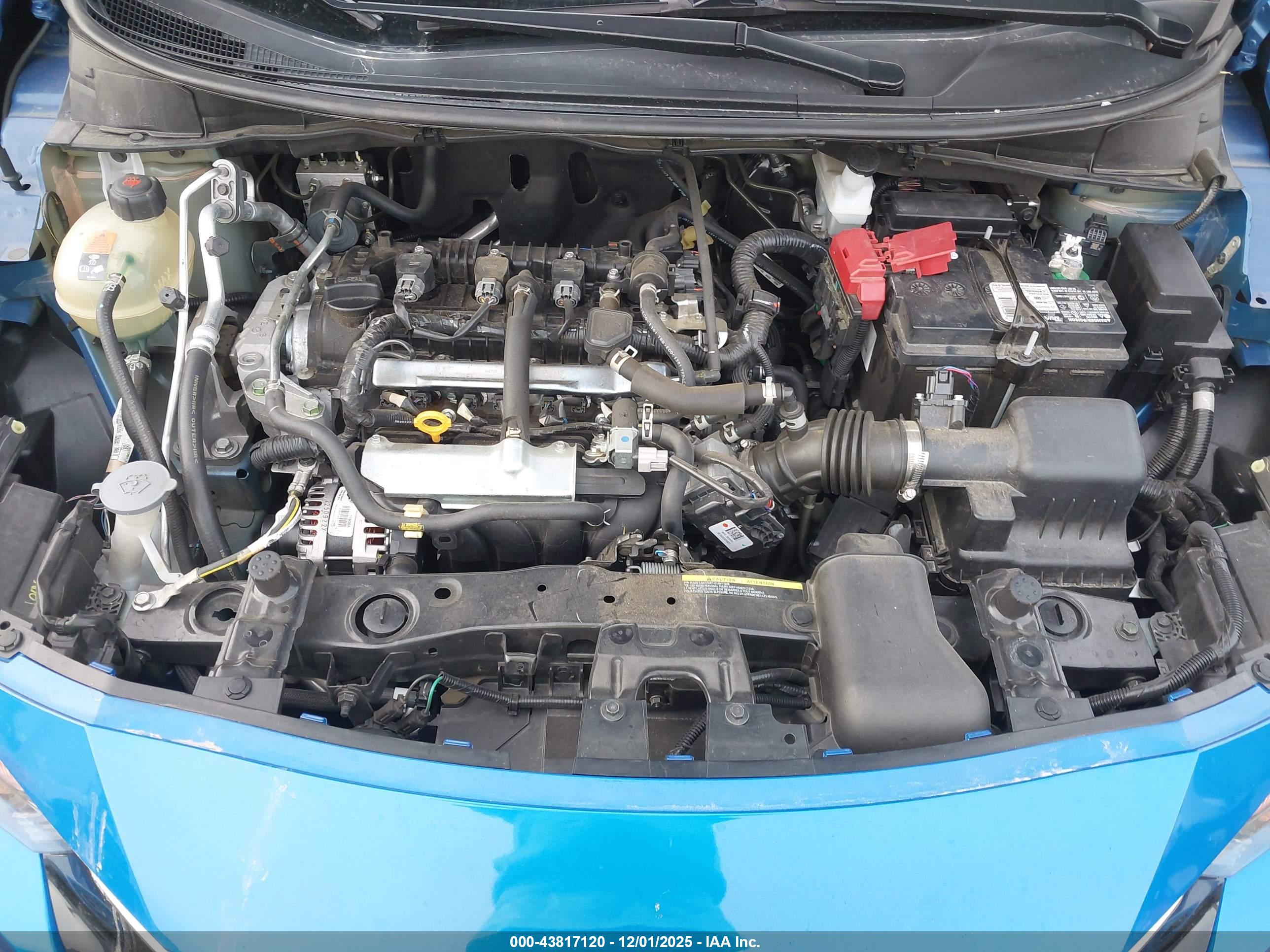 NISSAN VERSA image 10