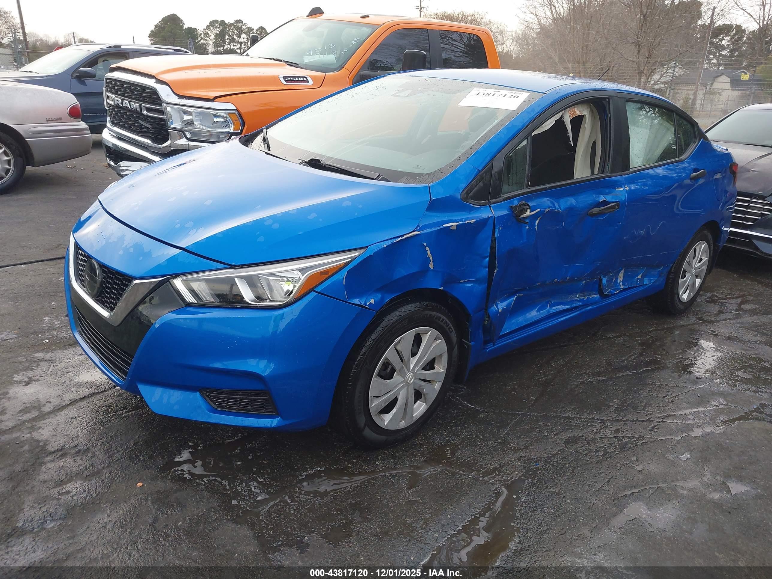 NISSAN VERSA image 2