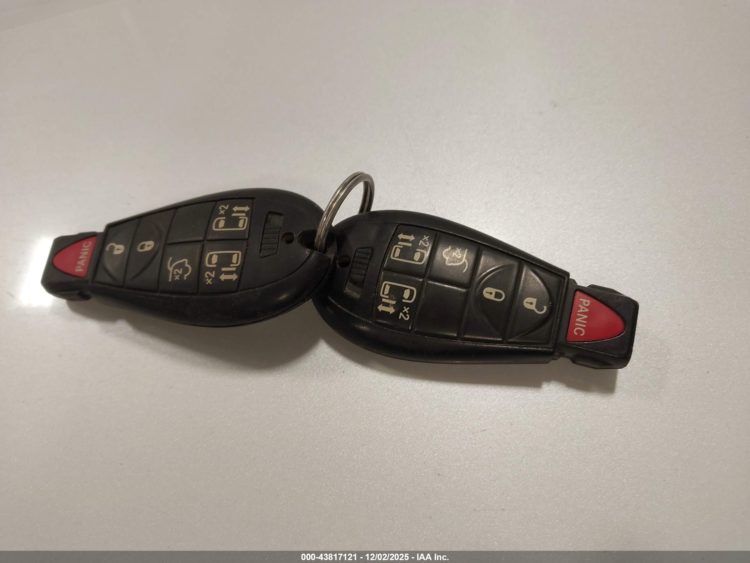 CHRYSLER TOWN image 11