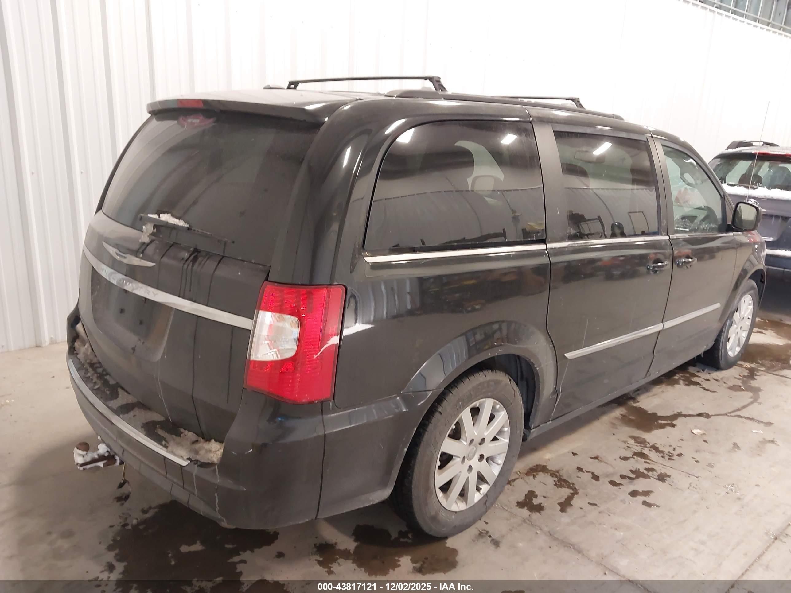 CHRYSLER TOWN image 4