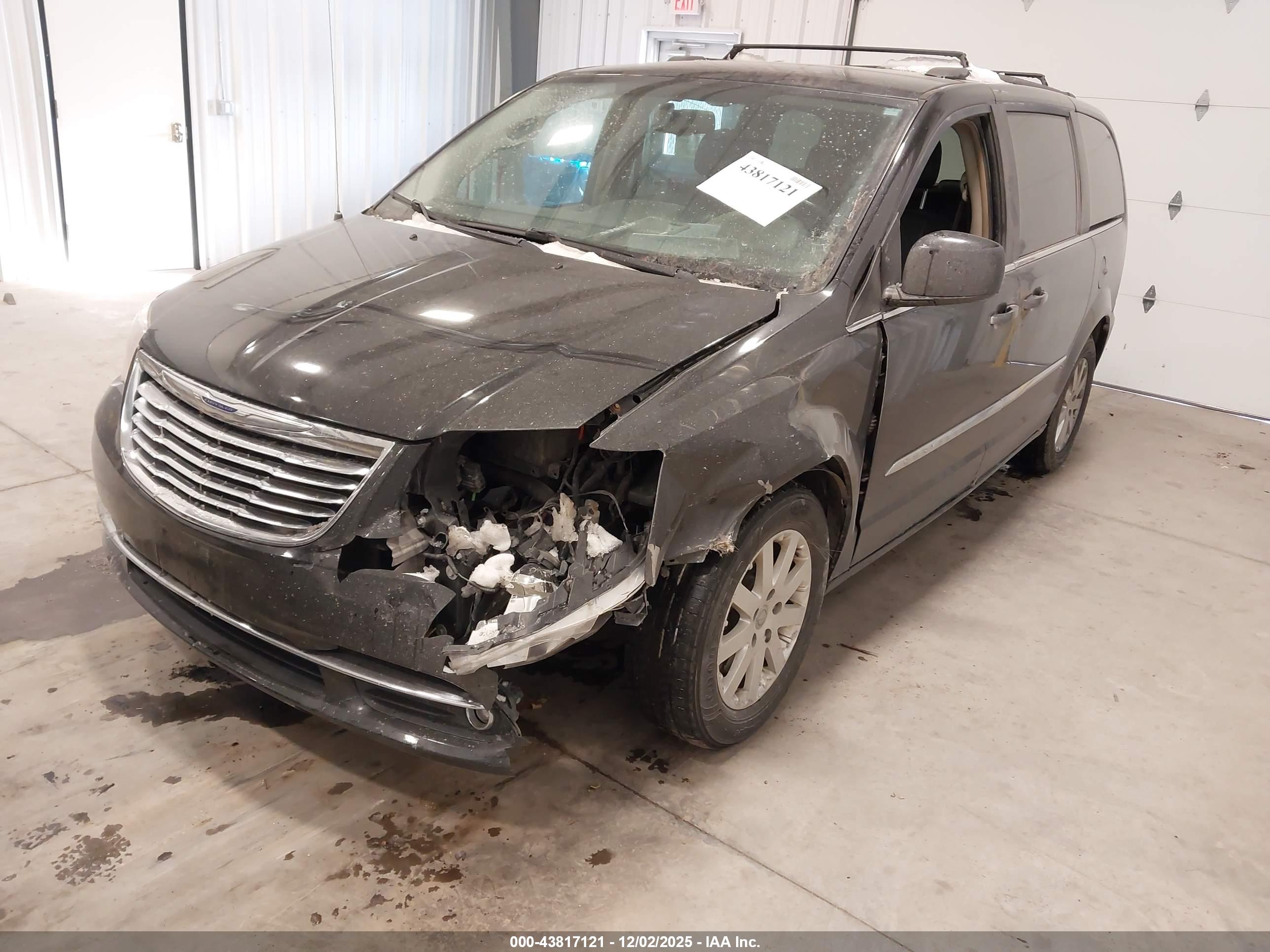 CHRYSLER TOWN image 6