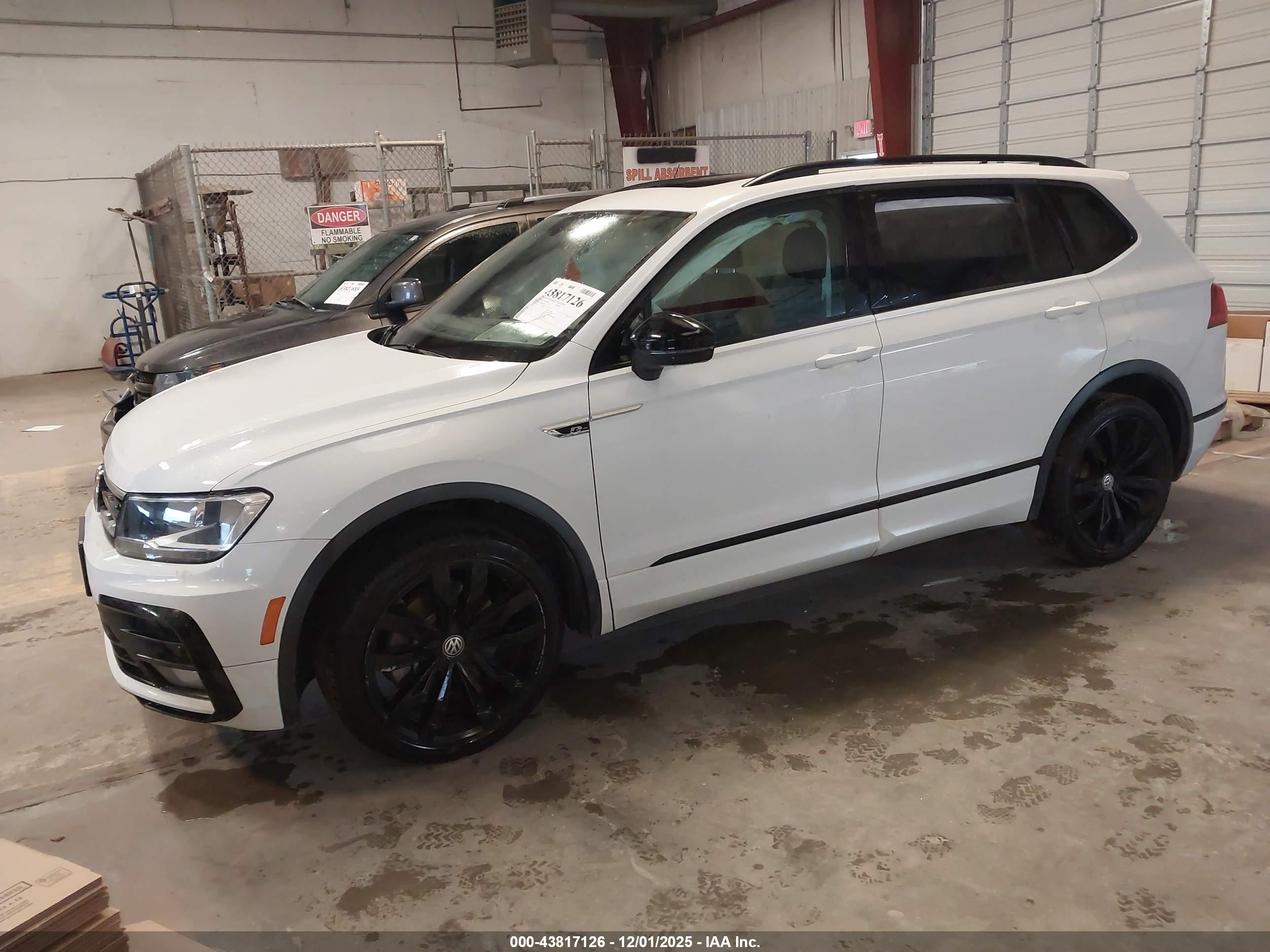 VOLKSWAGEN TIGUAN image 2