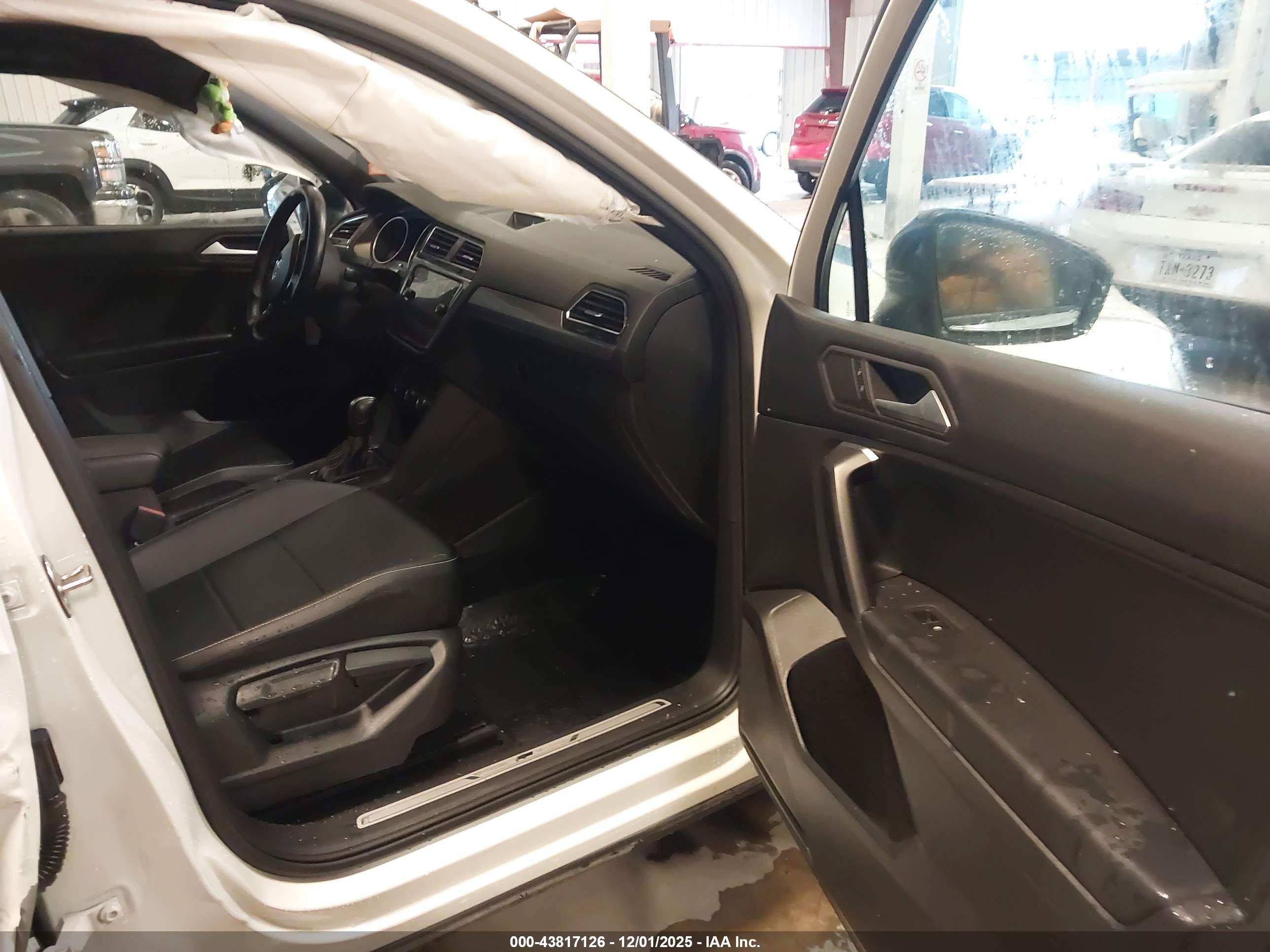 VOLKSWAGEN TIGUAN image 5