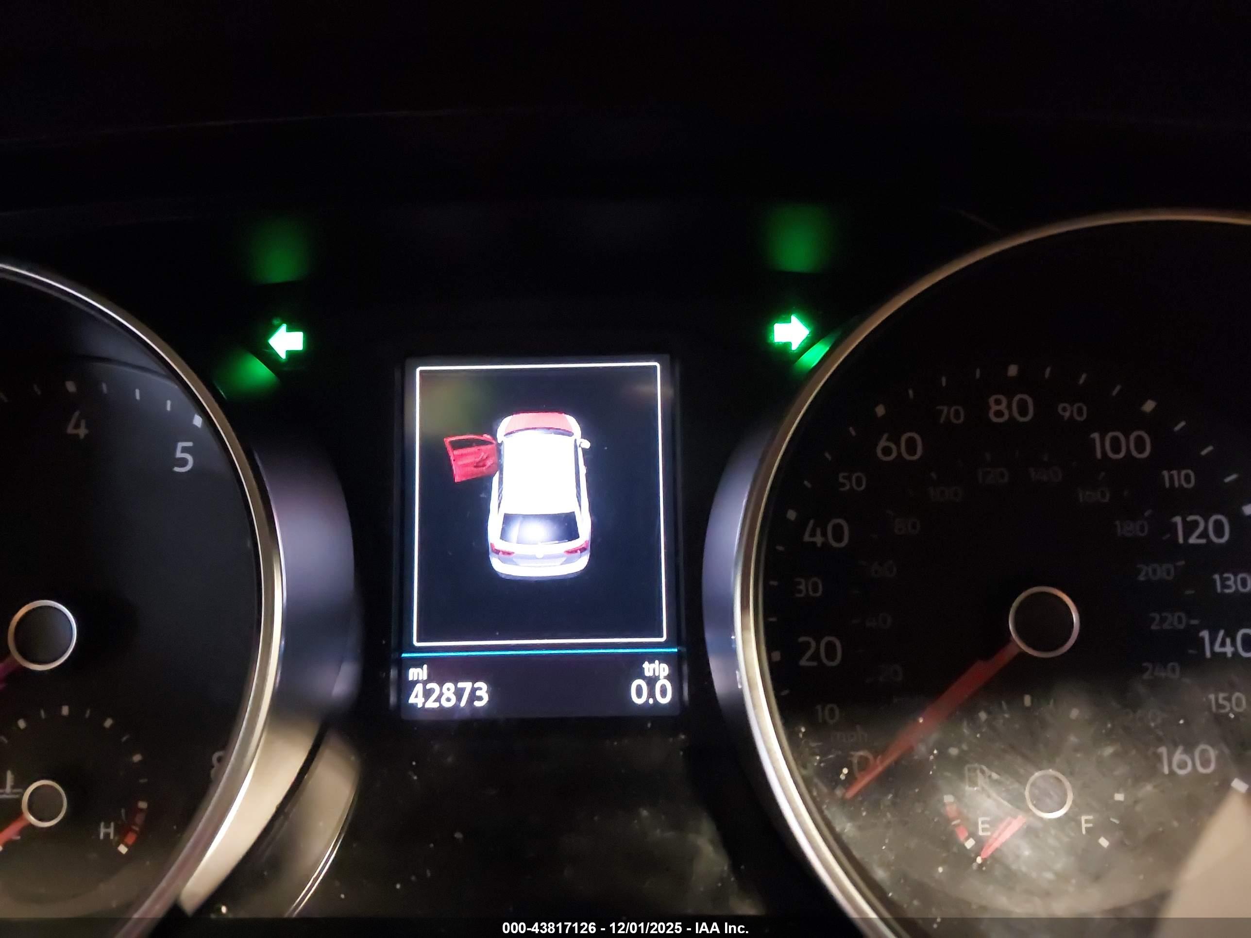 VOLKSWAGEN TIGUAN image 7