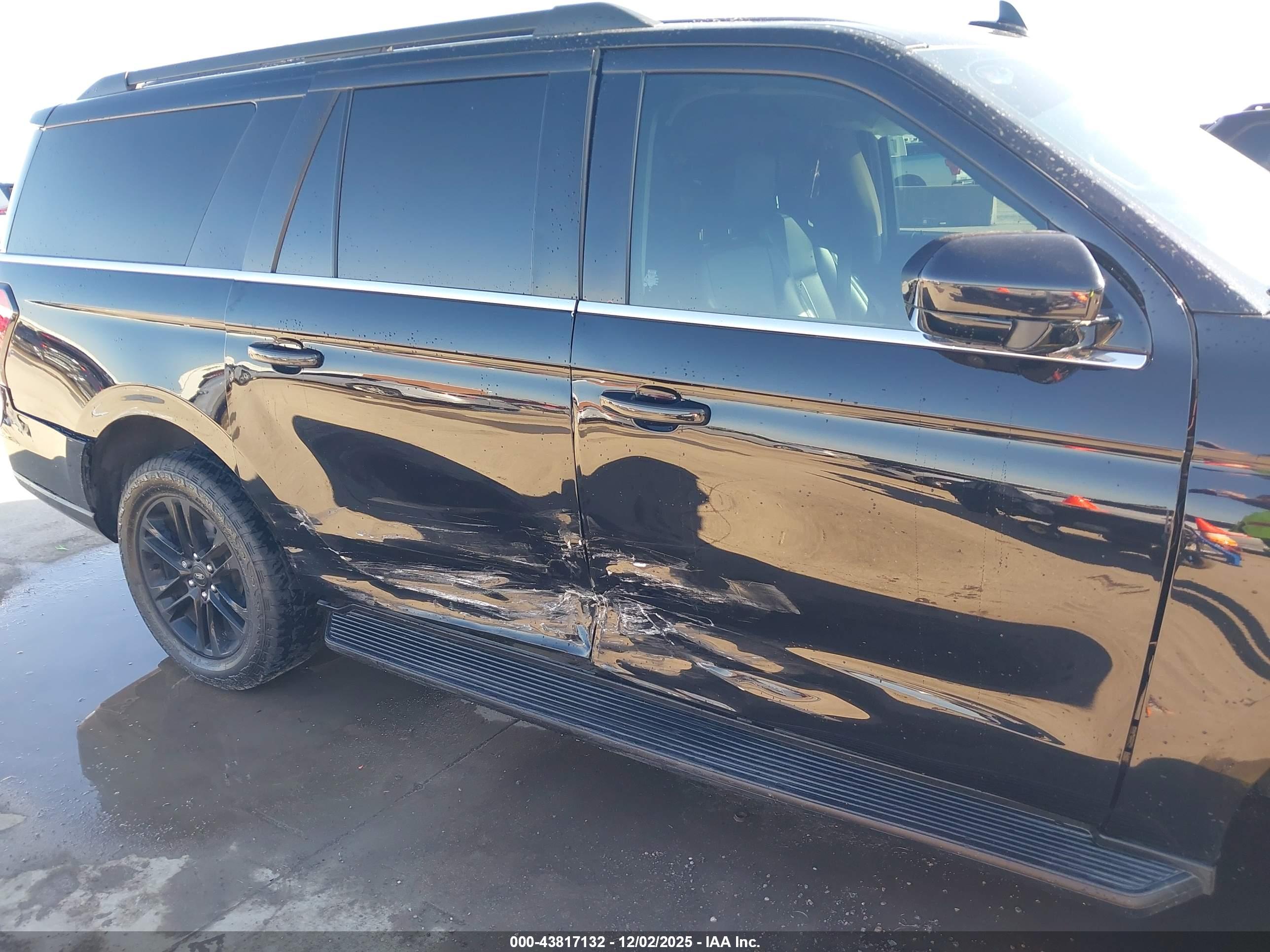 FORD EXPEDITION image 6