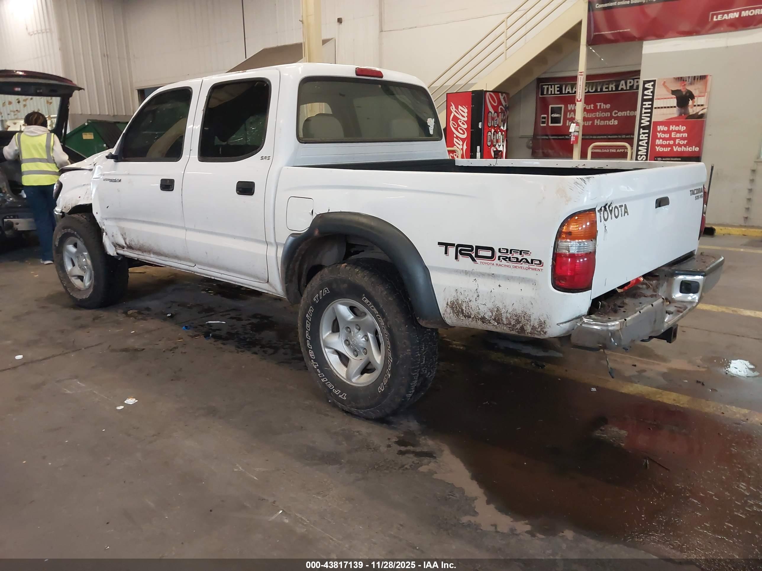 TOYOTA TACOMA image 3