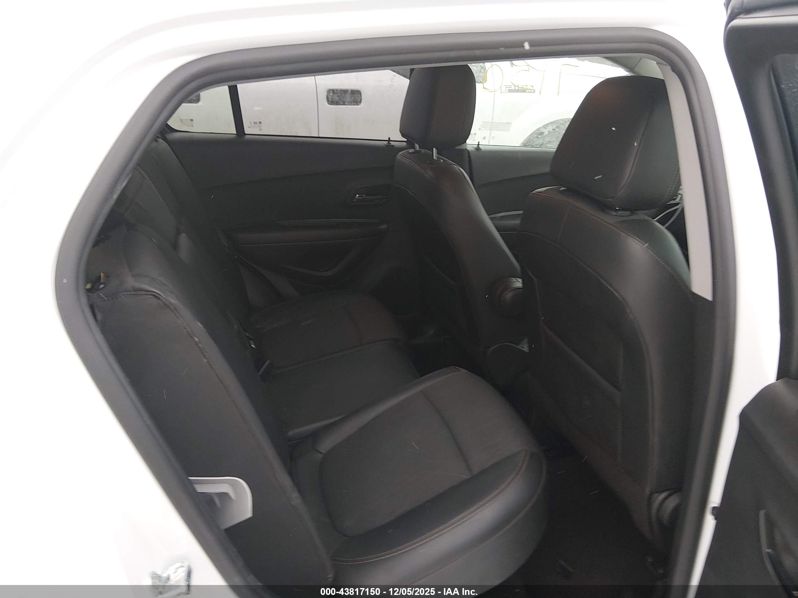 CHEVROLET TRAX image 8