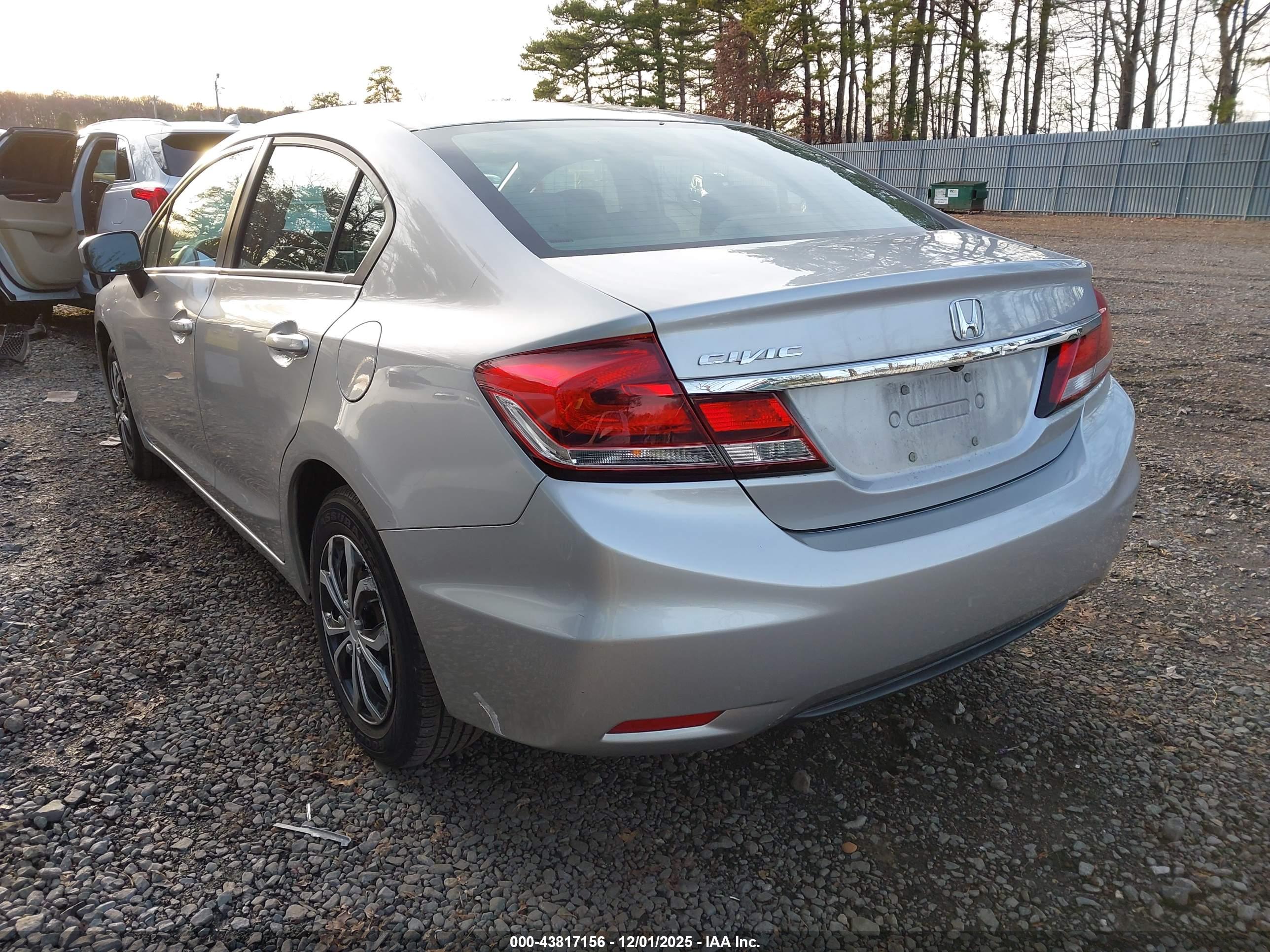 HONDA CIVIC image 3