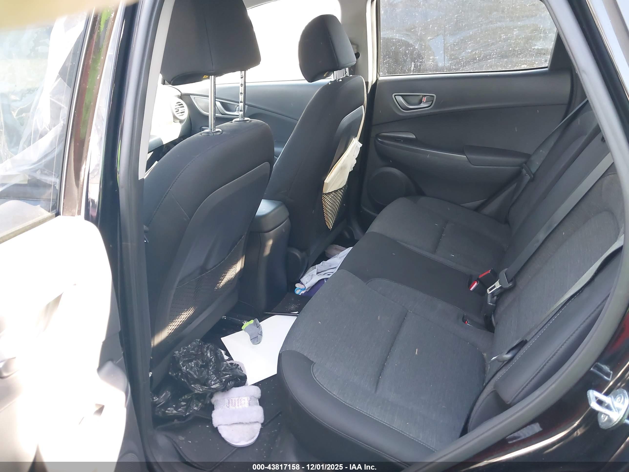 HYUNDAI KONA image 8
