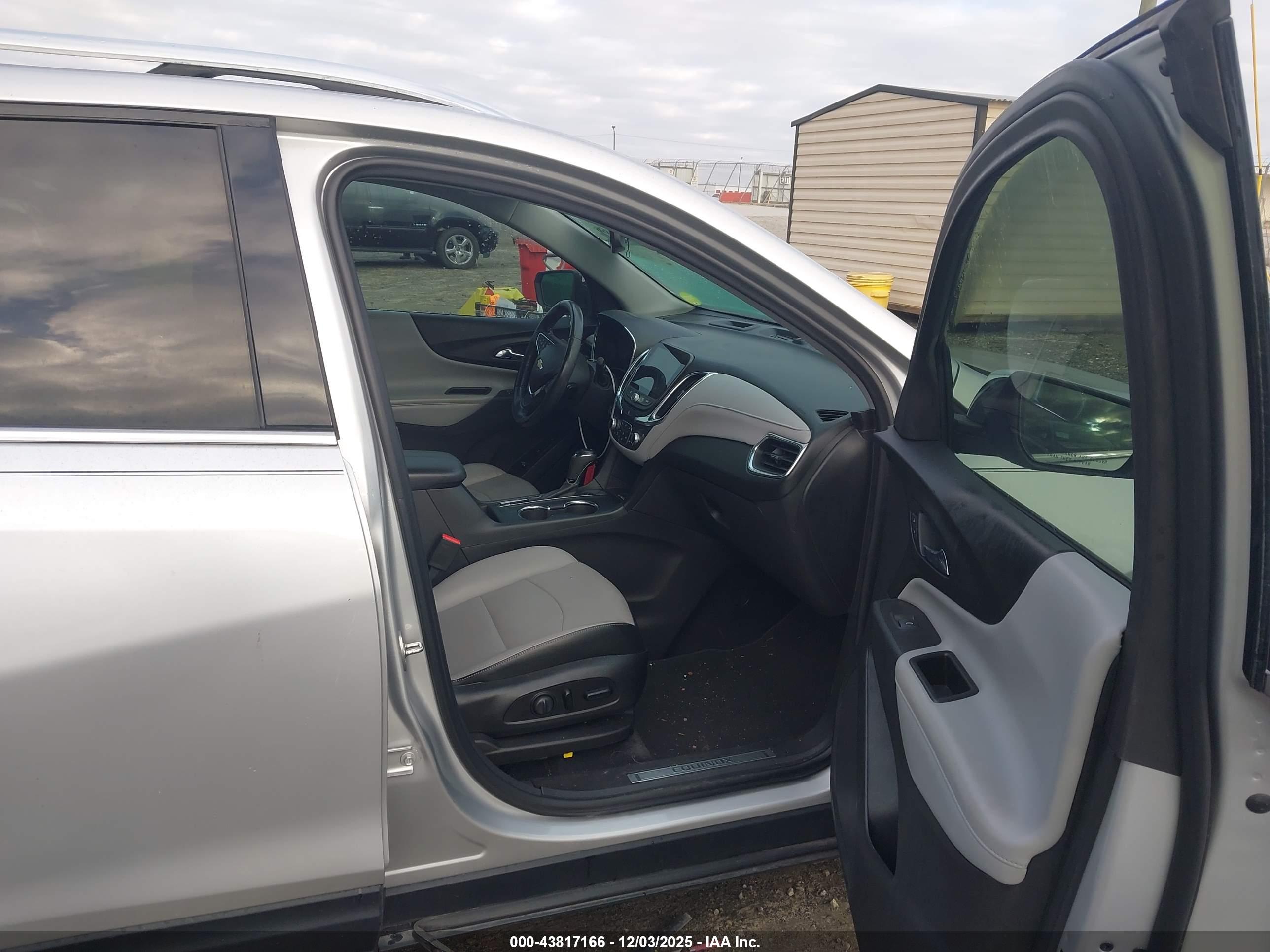 CHEVROLET EQUINOX image 5