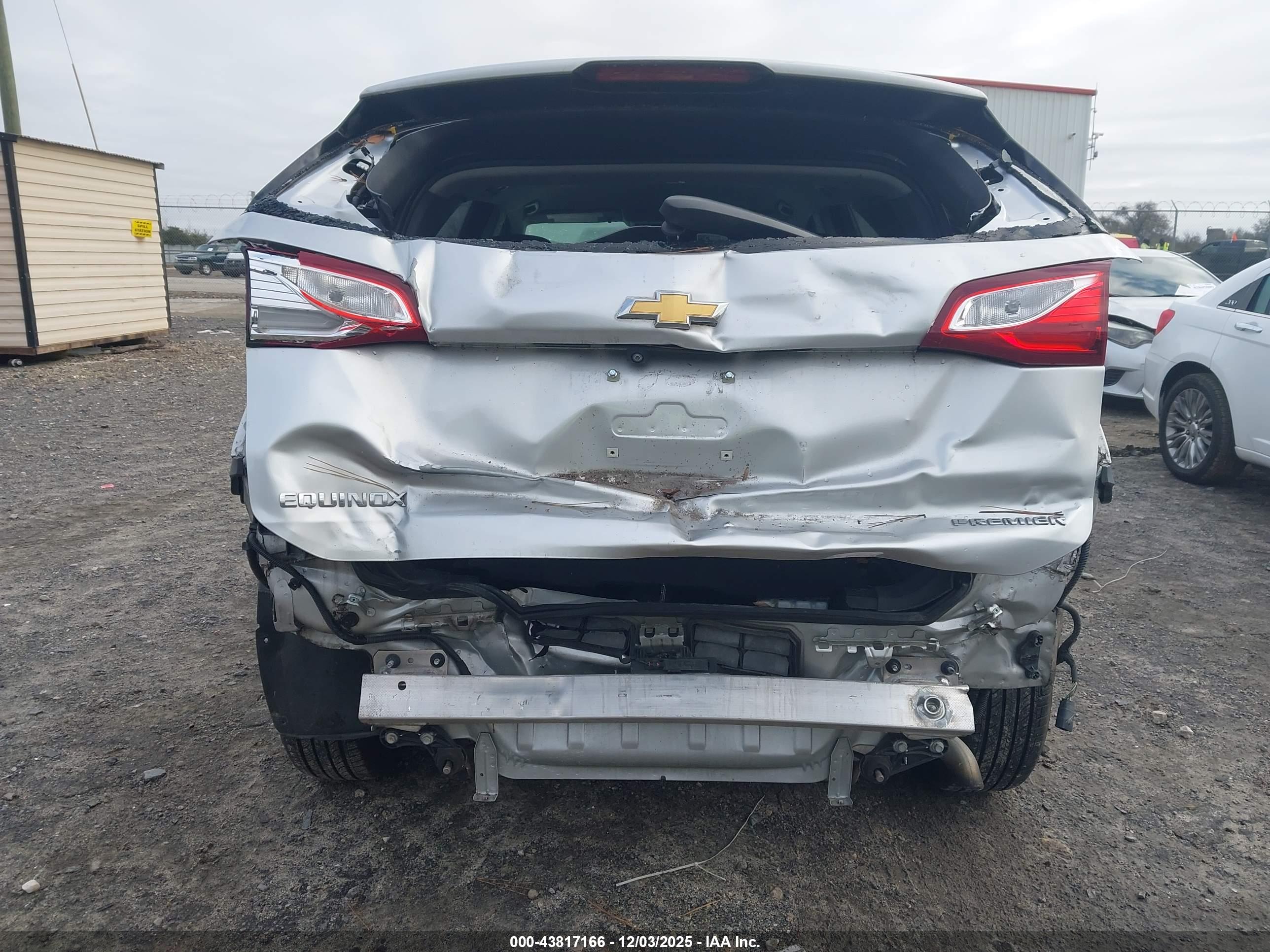 CHEVROLET EQUINOX image 6