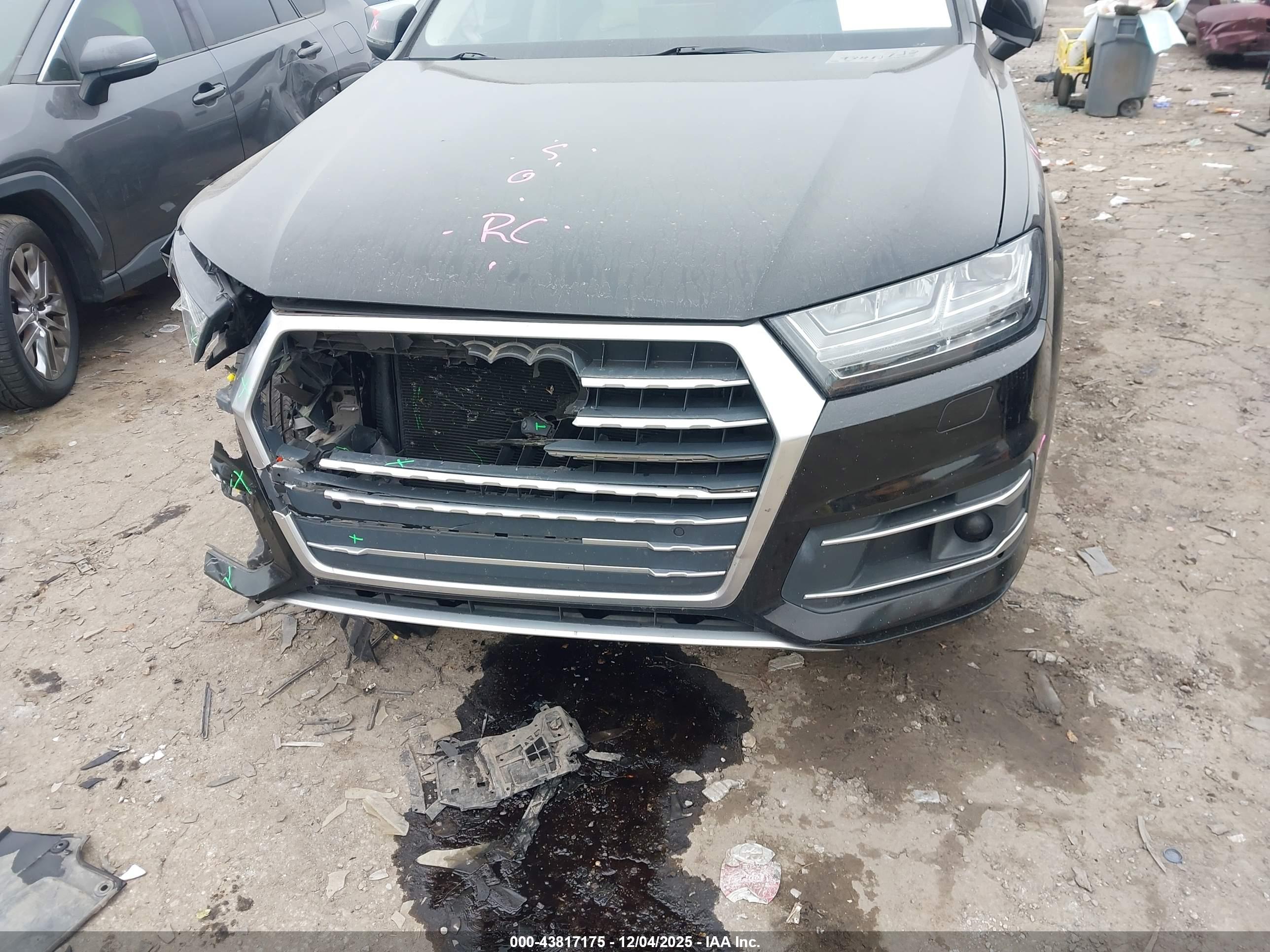 AUDI Q7 image 6