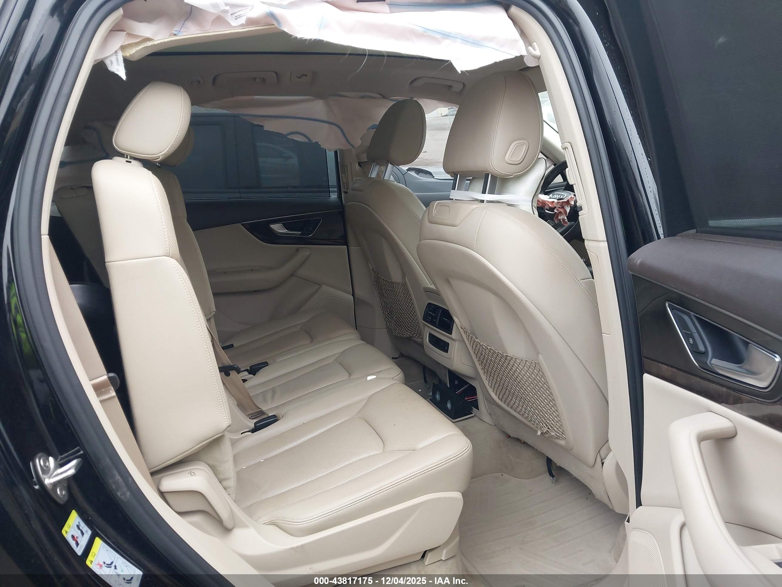 AUDI Q7 image 8