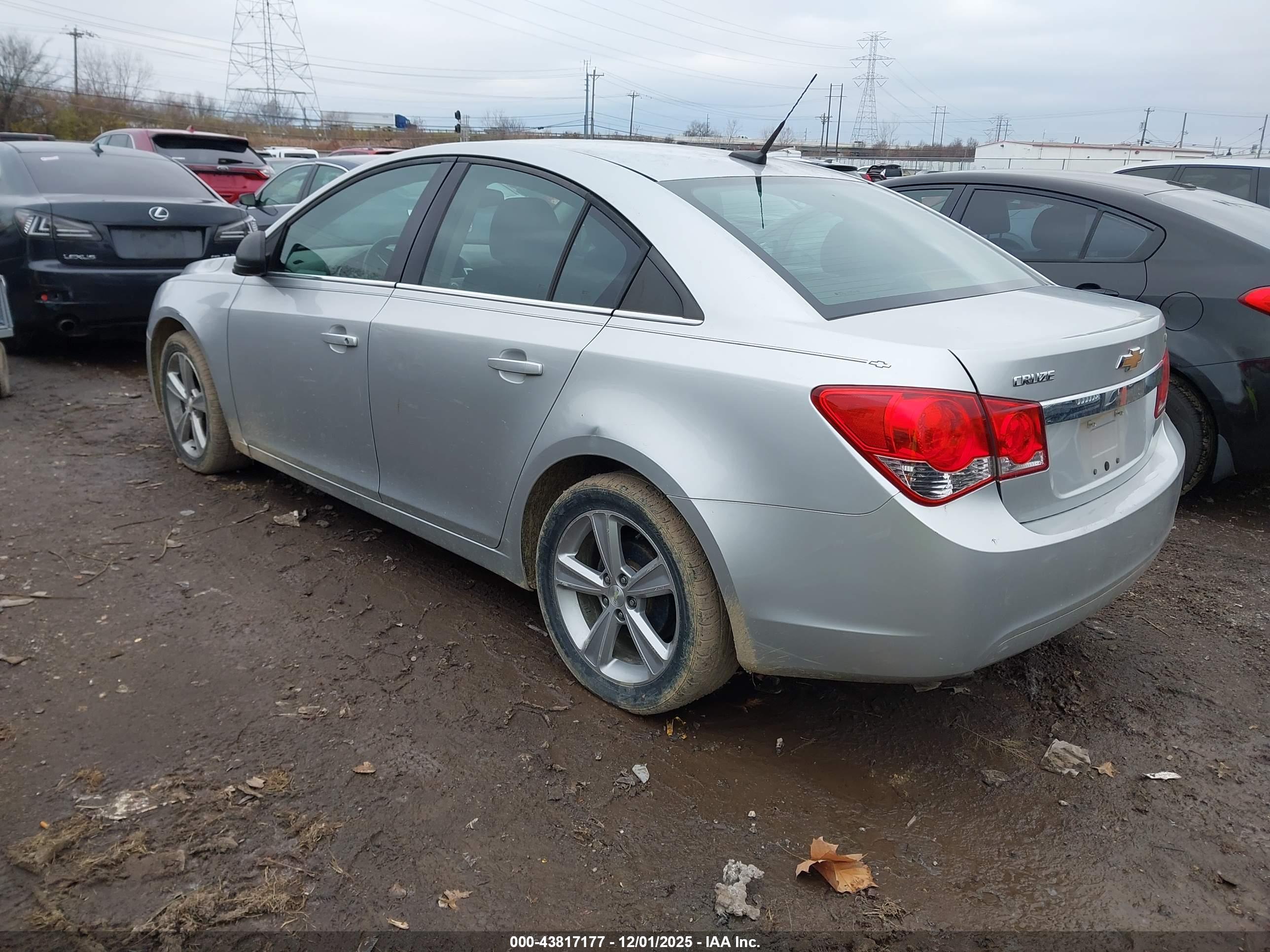 CHEVROLET CRUZE image 3