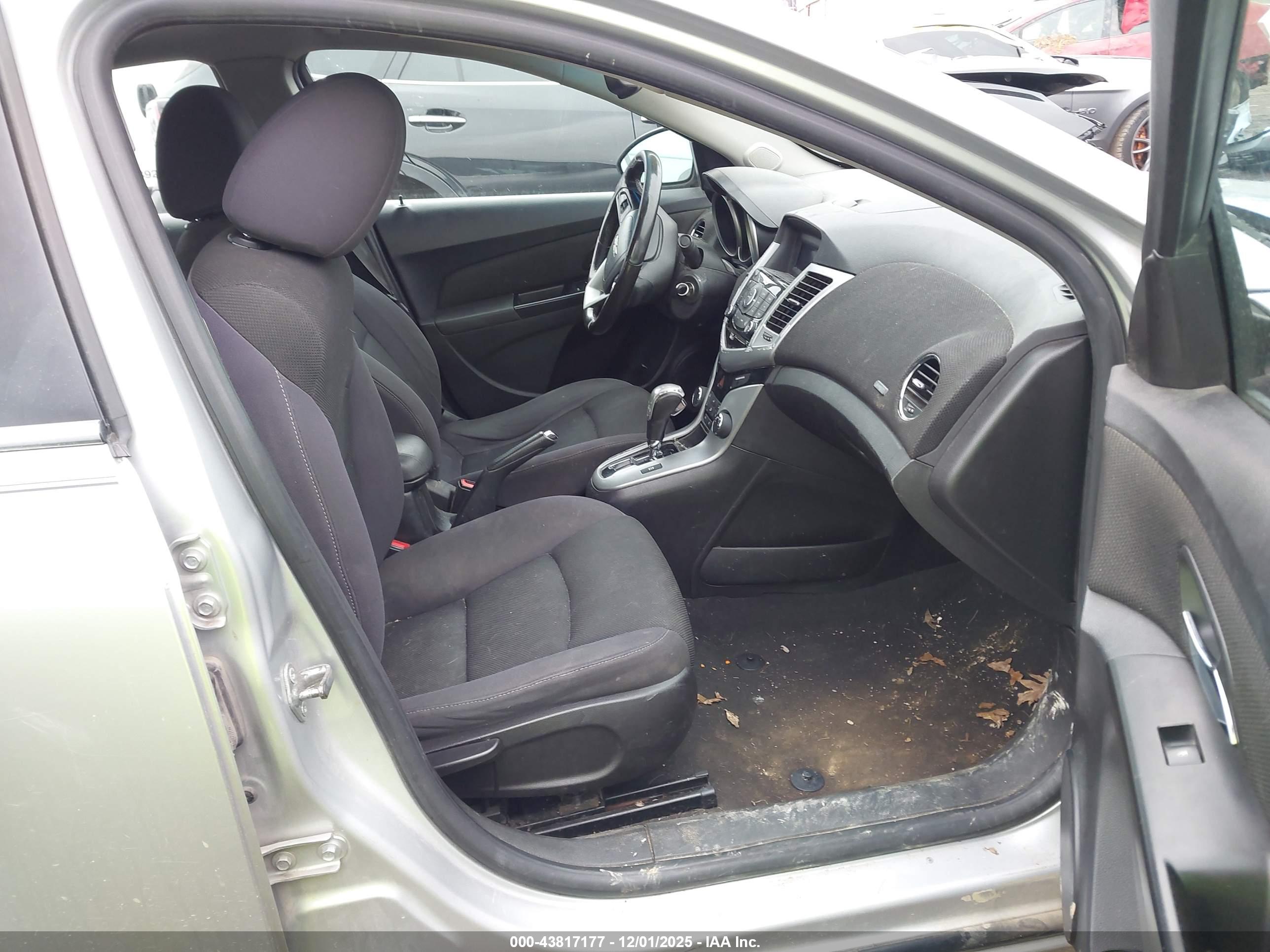 CHEVROLET CRUZE image 5