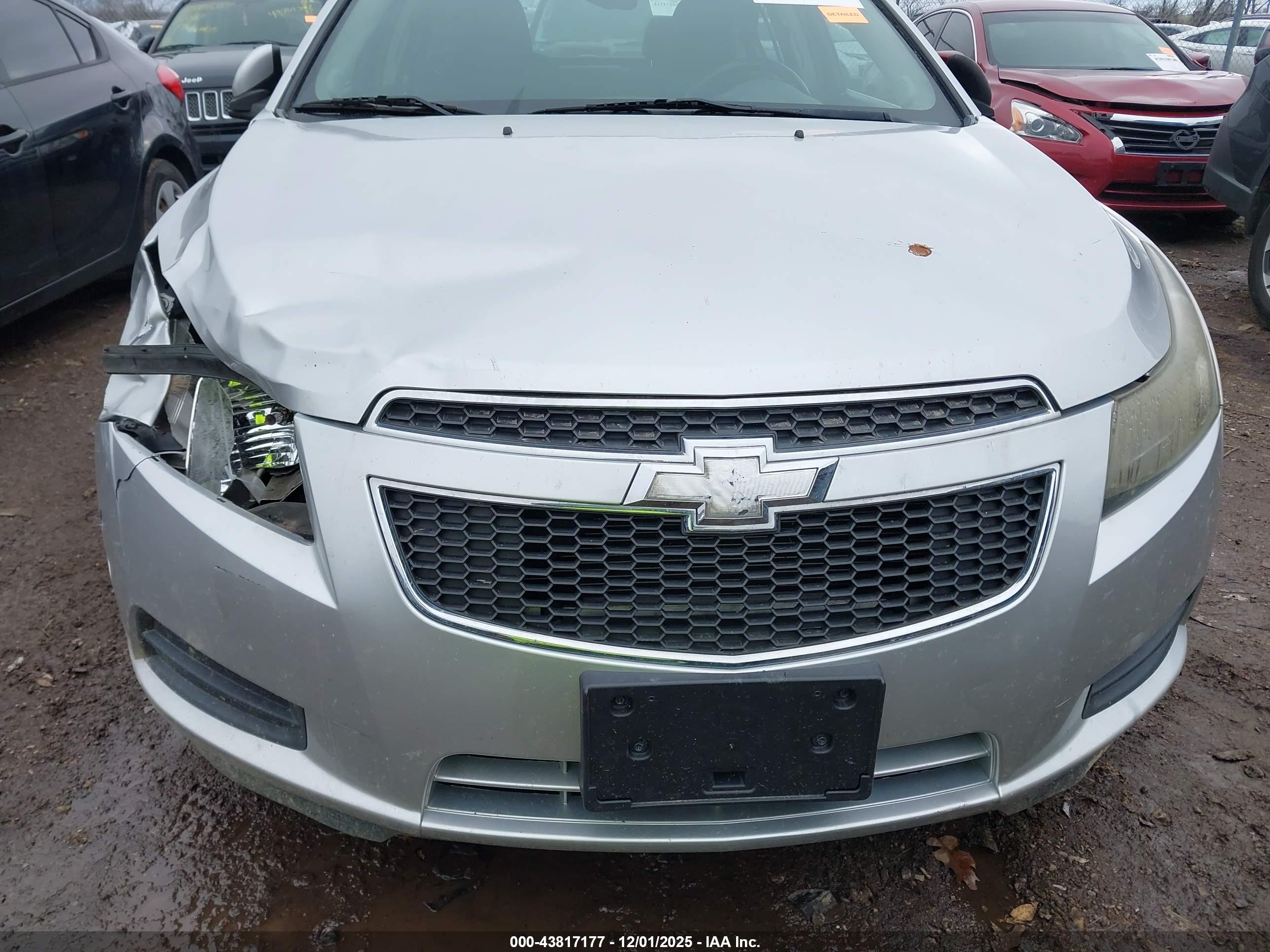 CHEVROLET CRUZE image 6