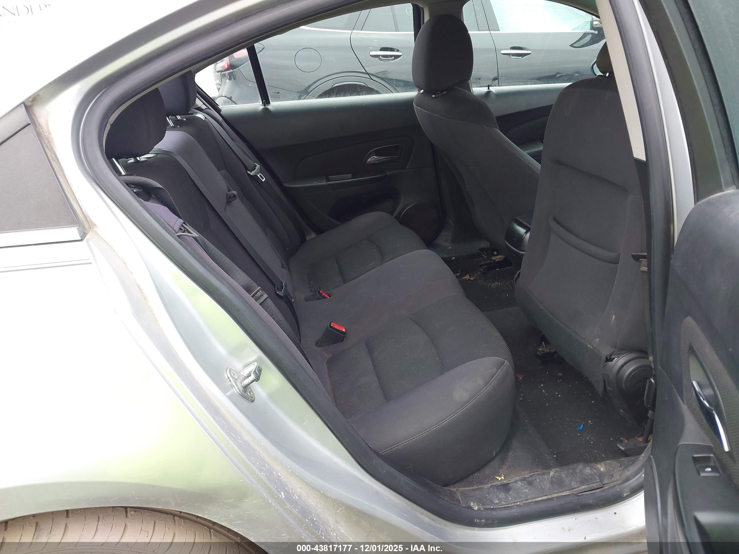 CHEVROLET CRUZE image 8