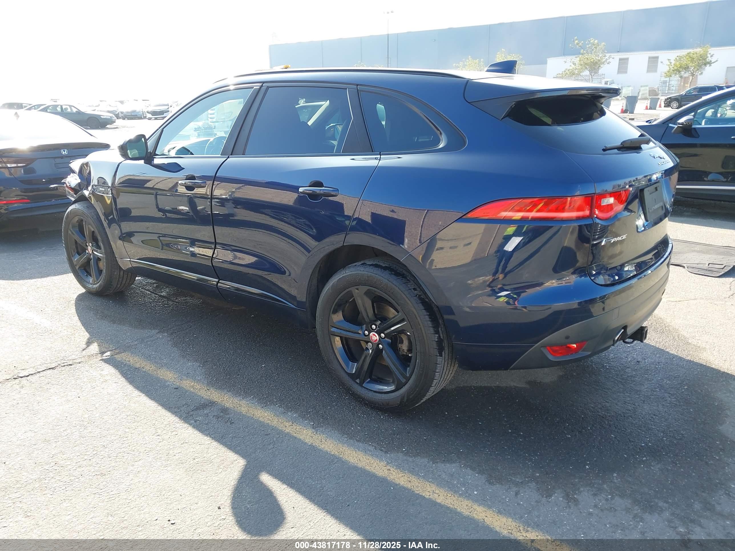 JAGUAR F-PACE image 3