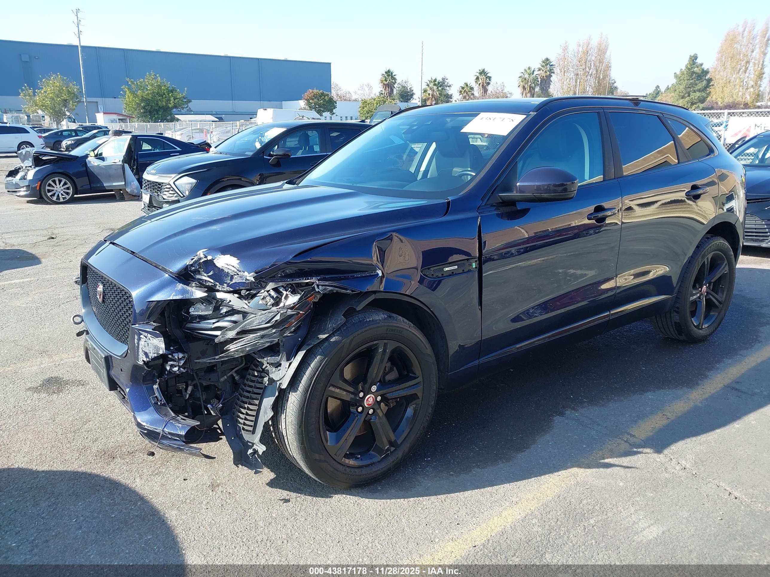 JAGUAR F-PACE image 6