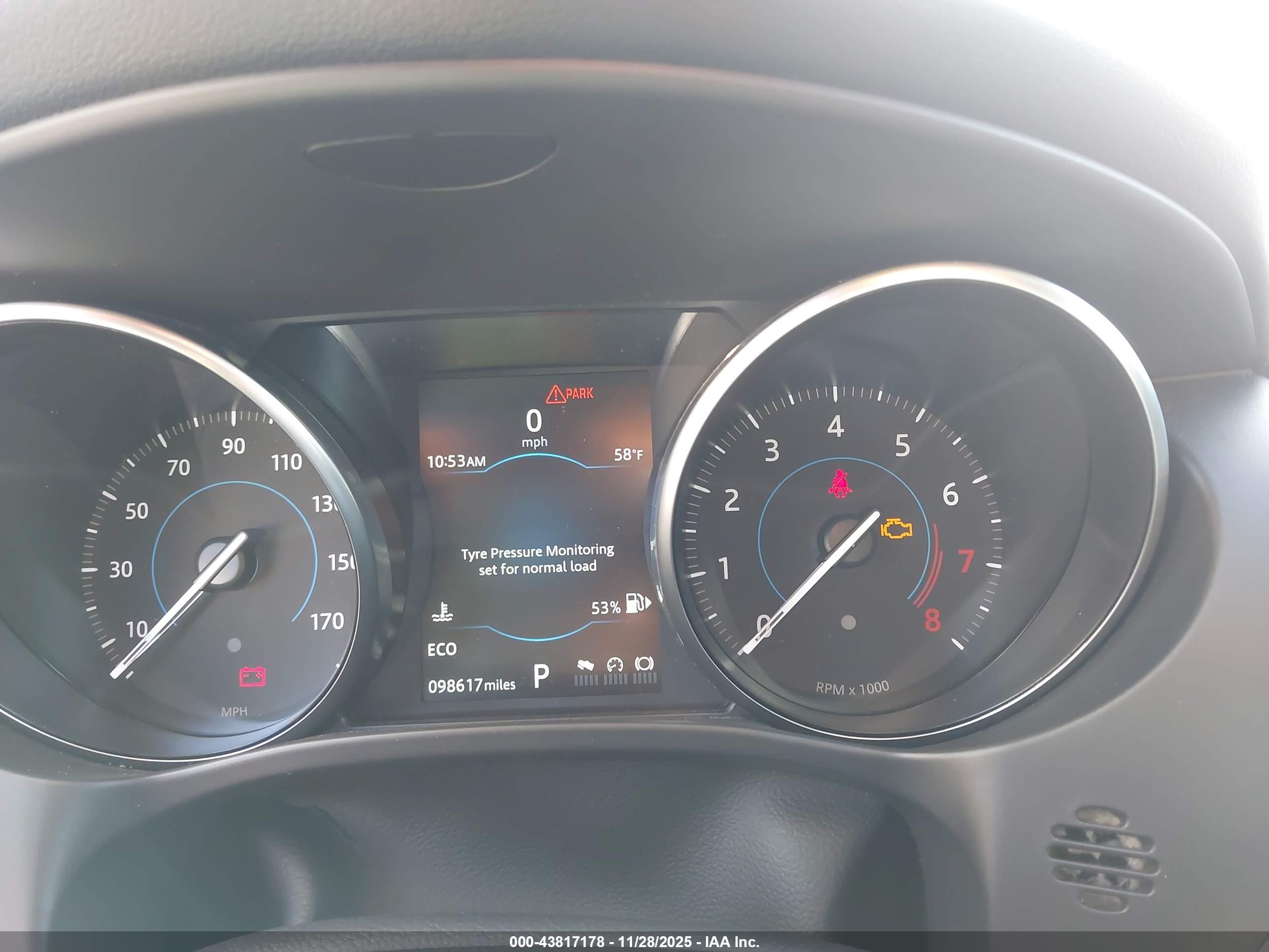 JAGUAR F-PACE image 7