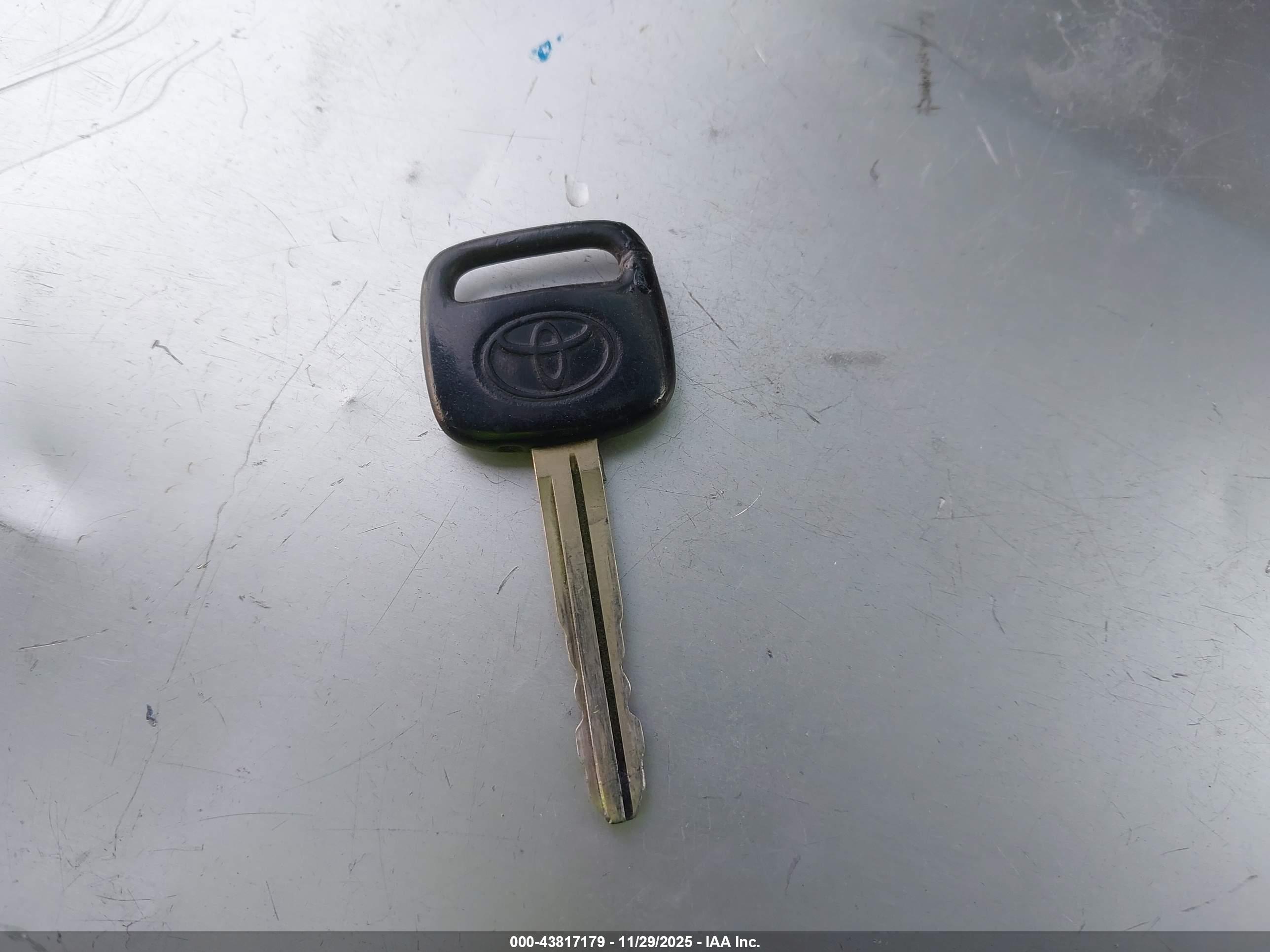 TOYOTA CAMRY image 11