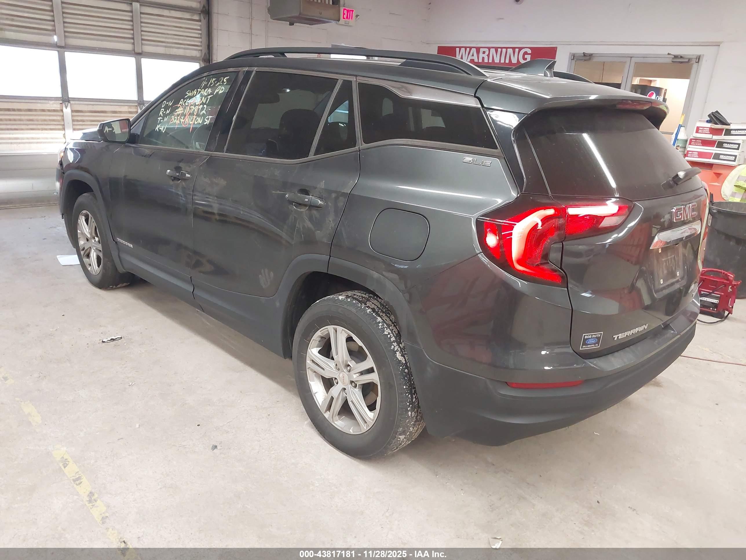 GMC TERRAIN image 3