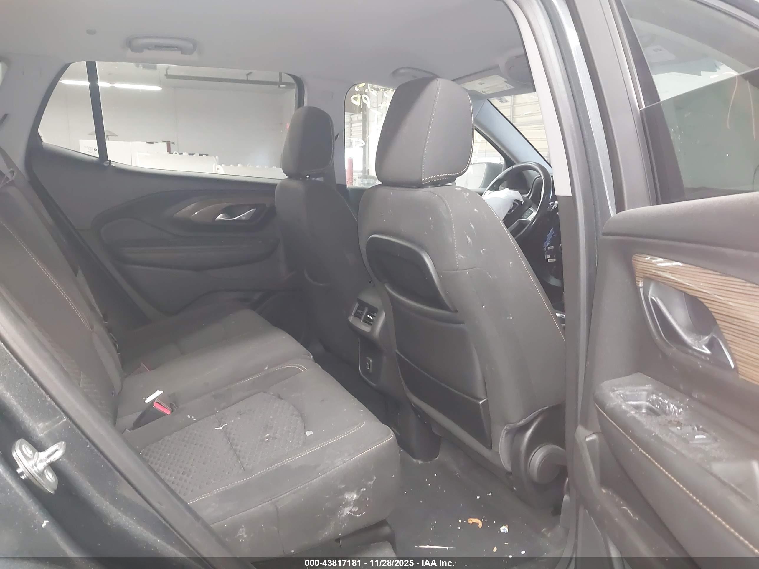 GMC TERRAIN image 8