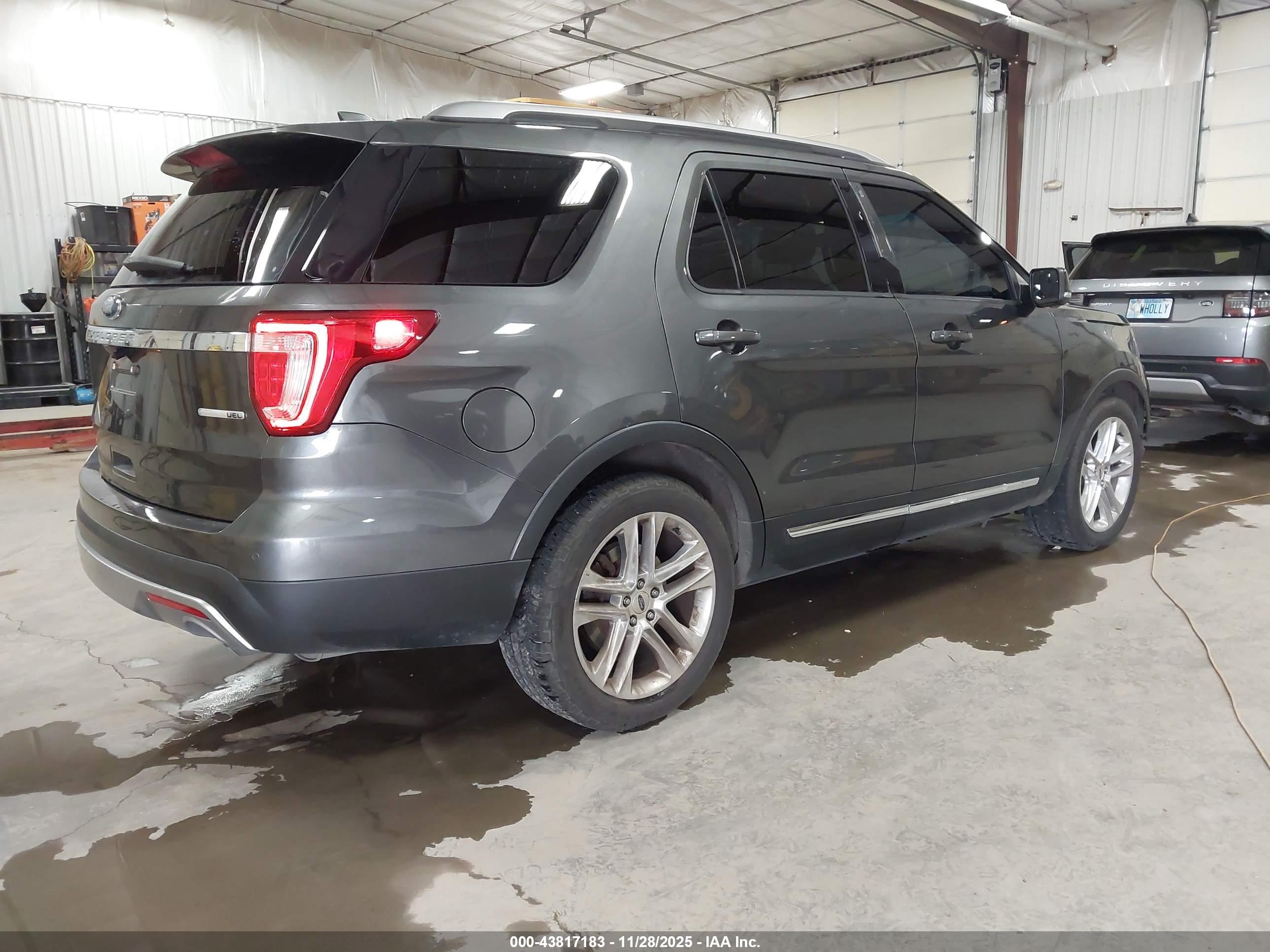 FORD EXPLORER image 4