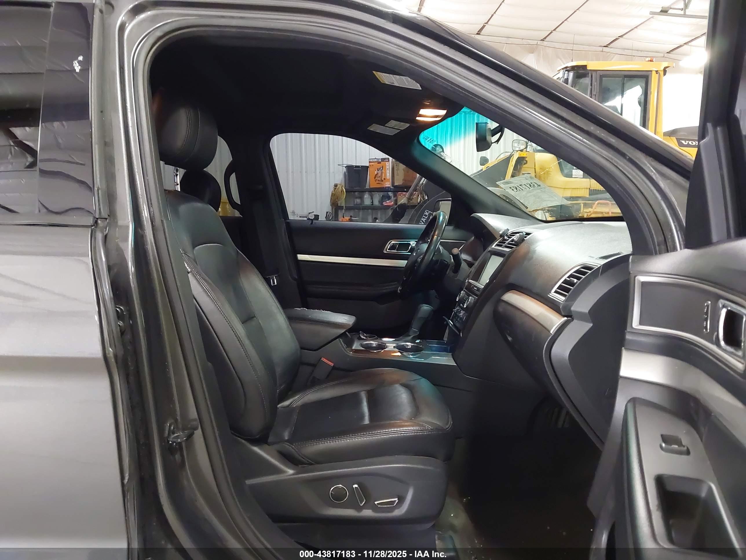 FORD EXPLORER image 5
