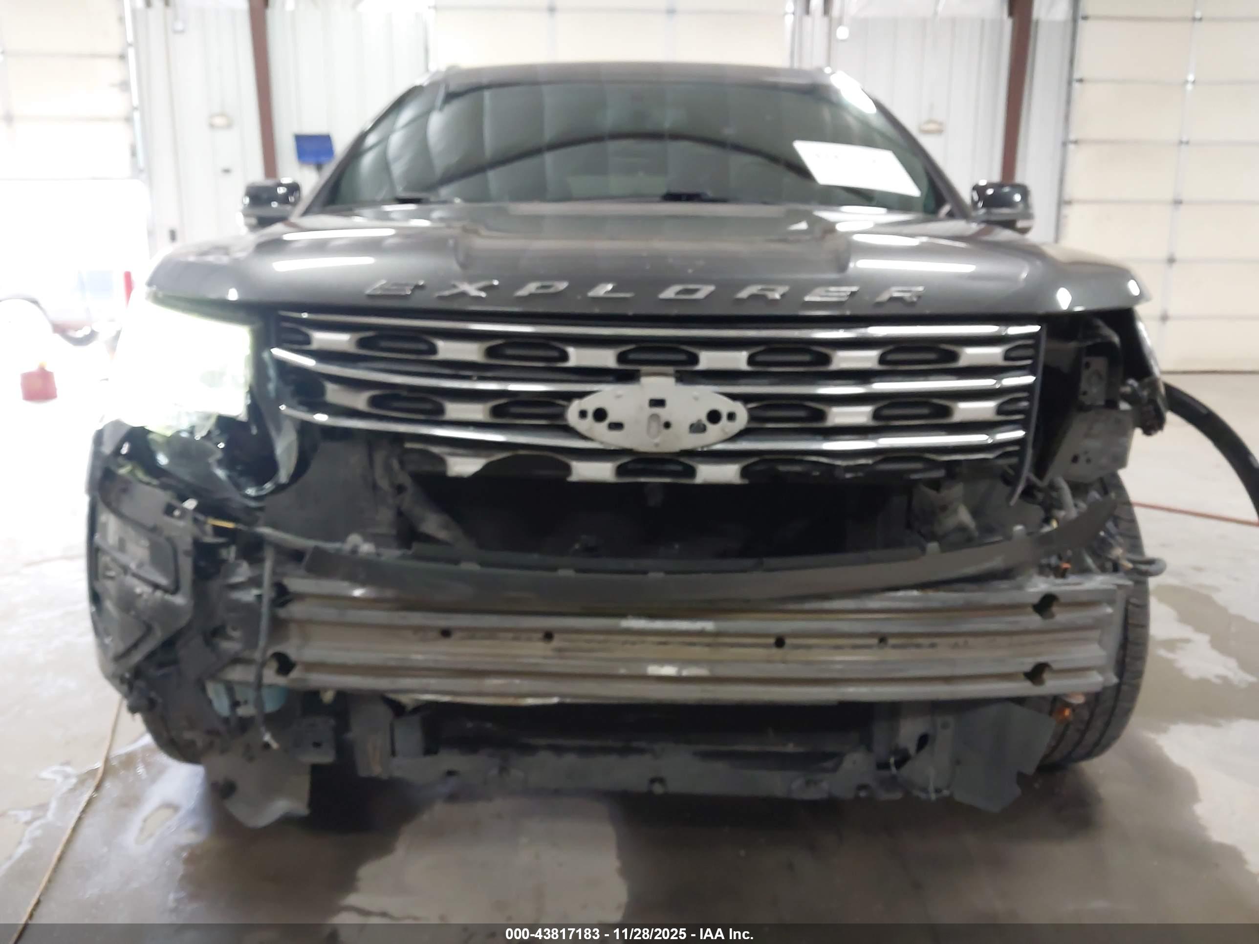 FORD EXPLORER image 6