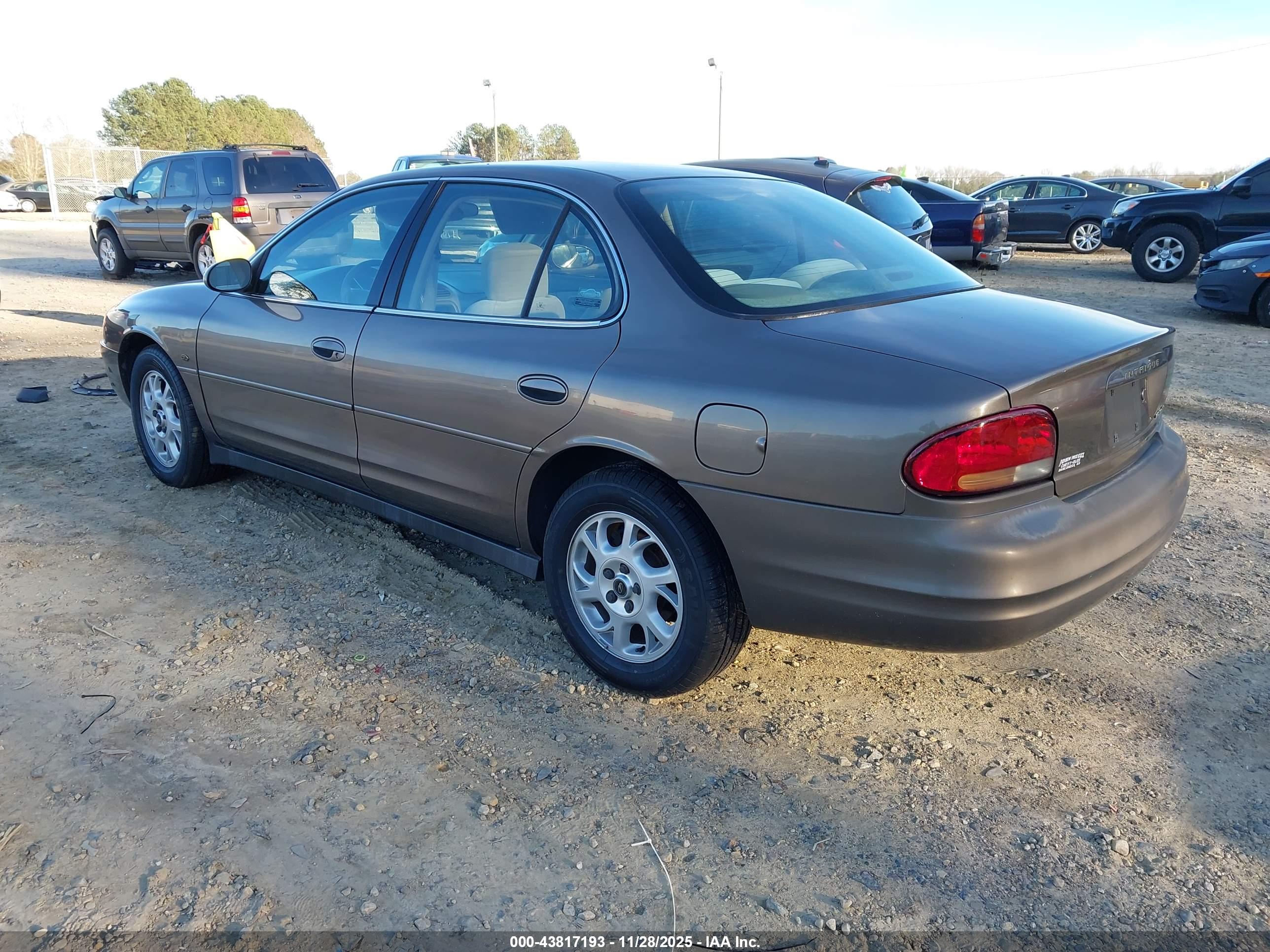 OLDSMOBILE INTRIGUE image 3