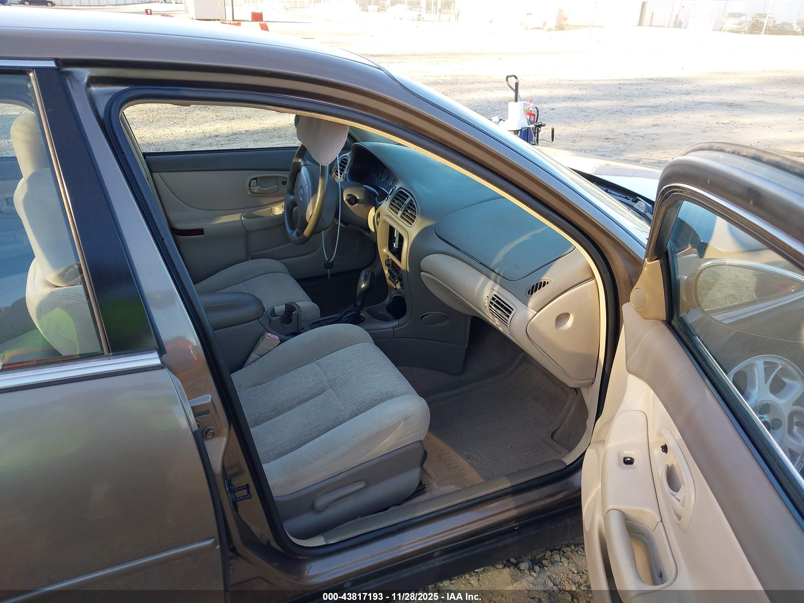 OLDSMOBILE INTRIGUE image 5