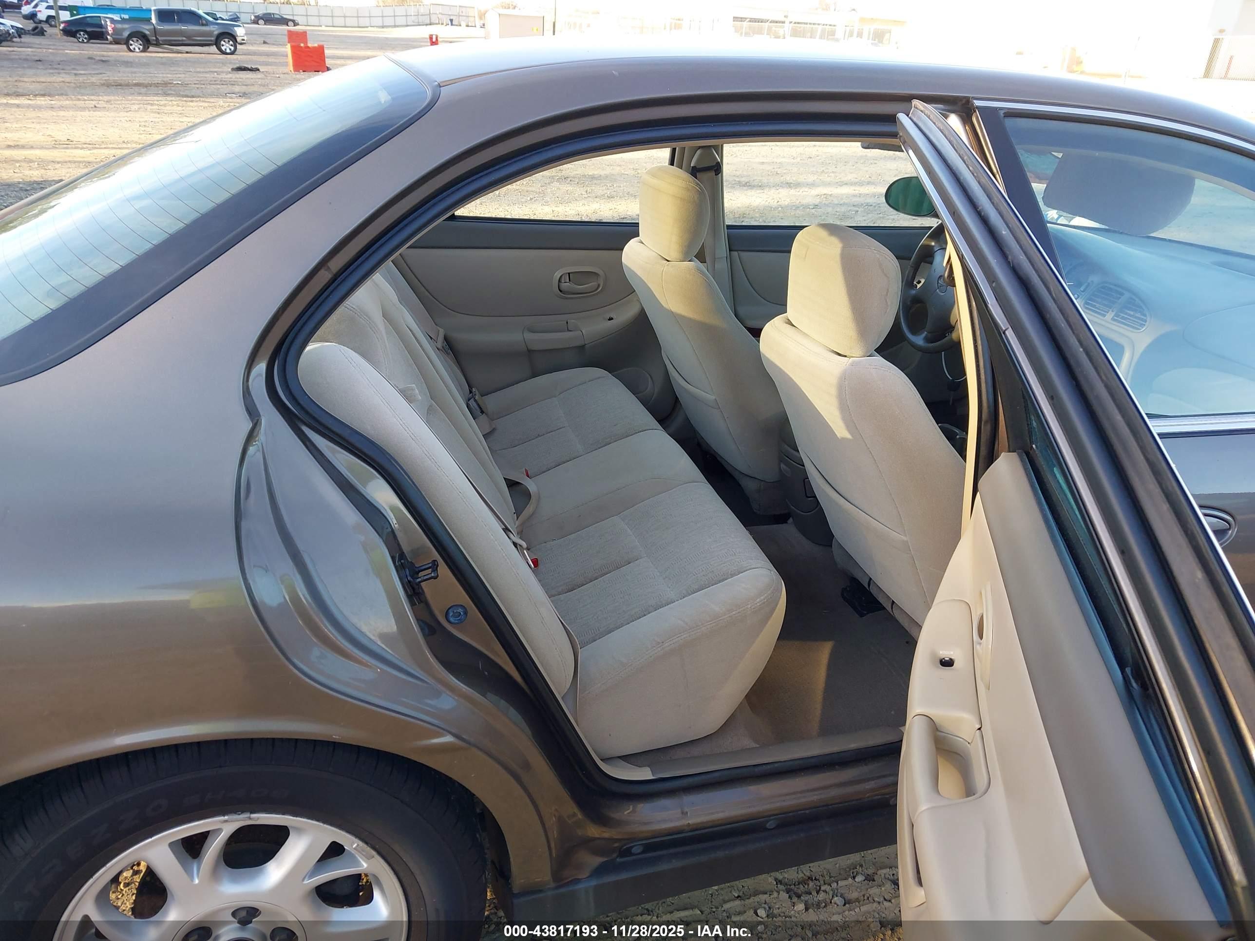 OLDSMOBILE INTRIGUE image 8