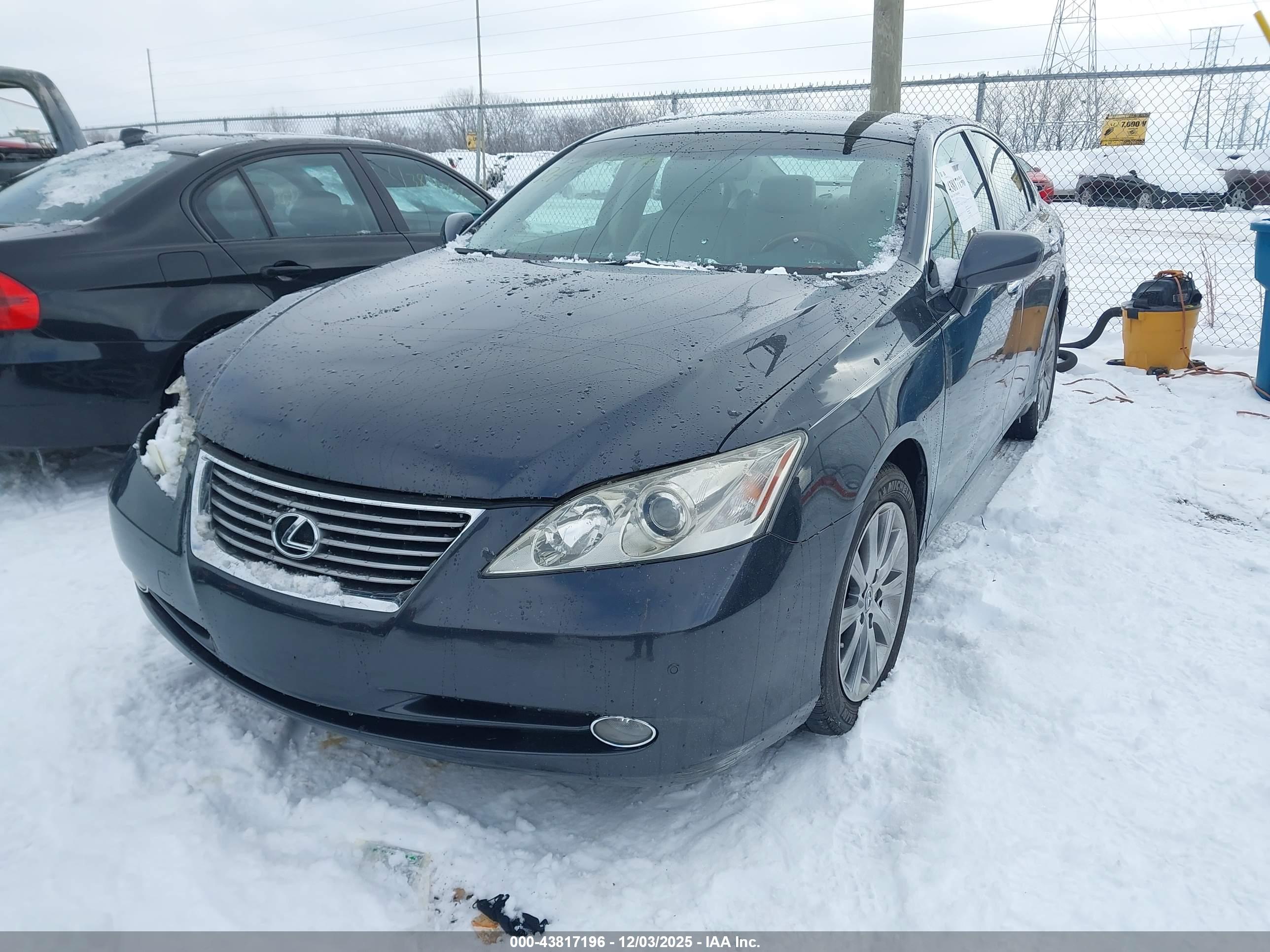 LEXUS ES image 2