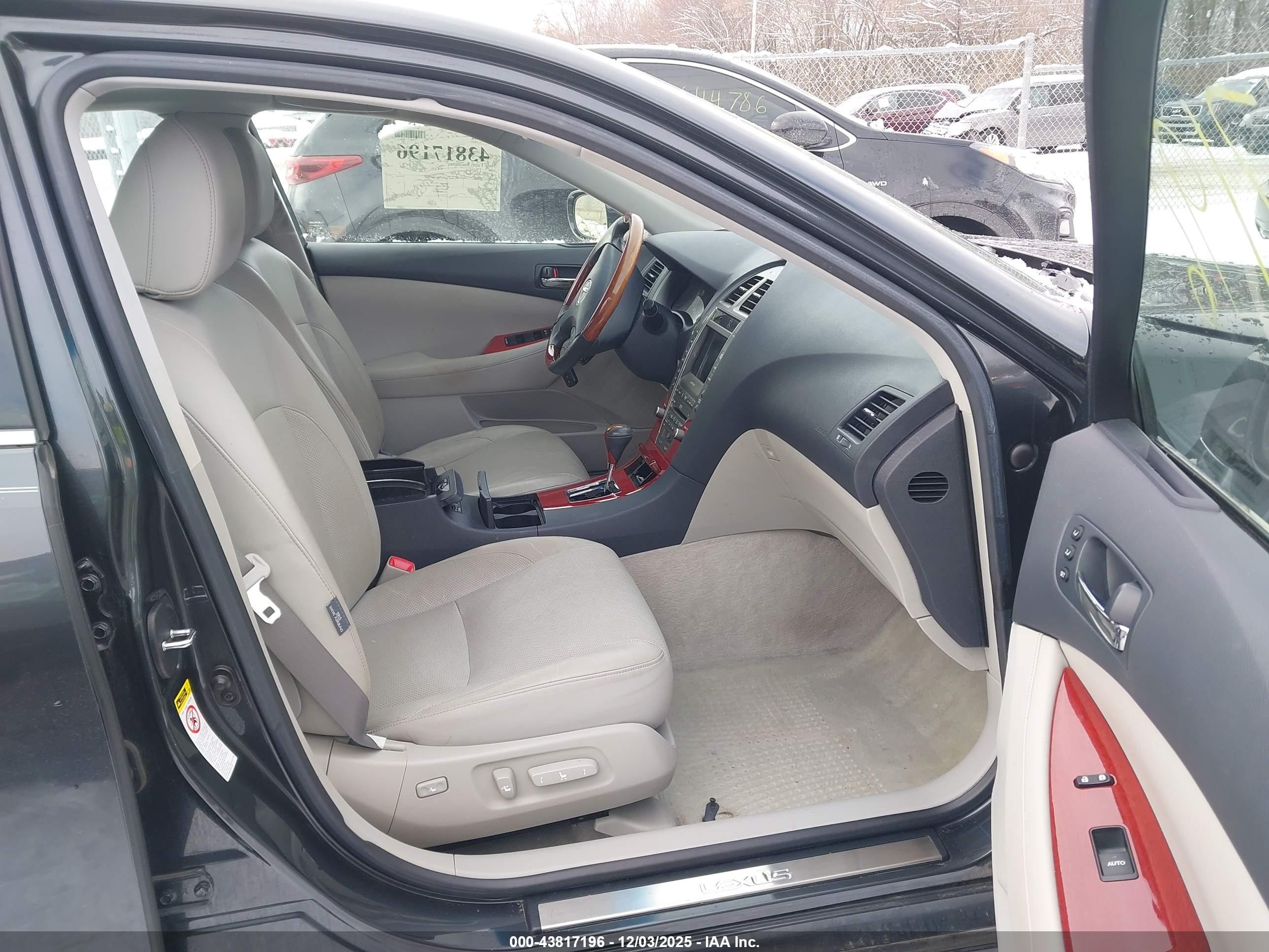 LEXUS ES image 5