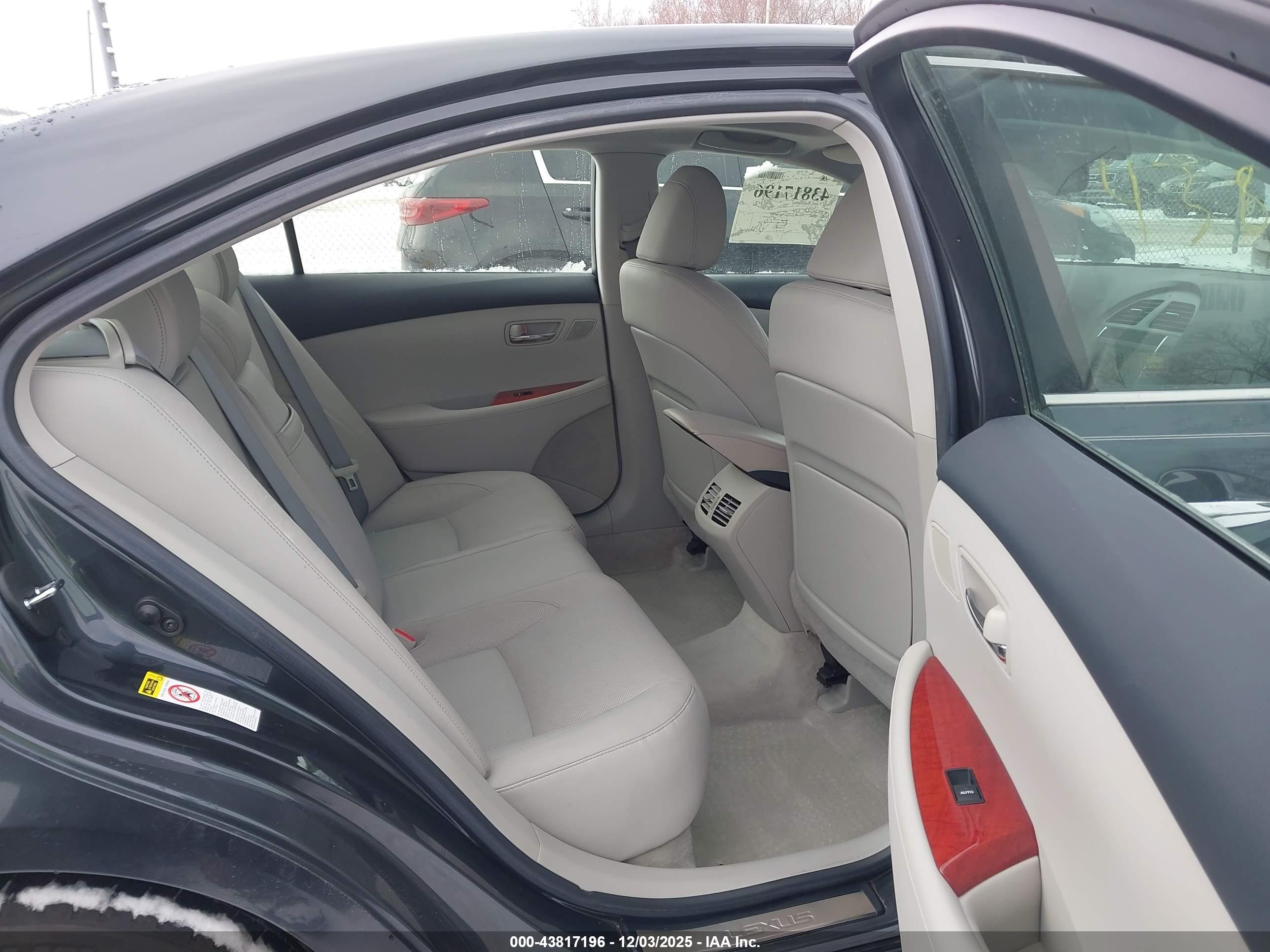 LEXUS ES image 8