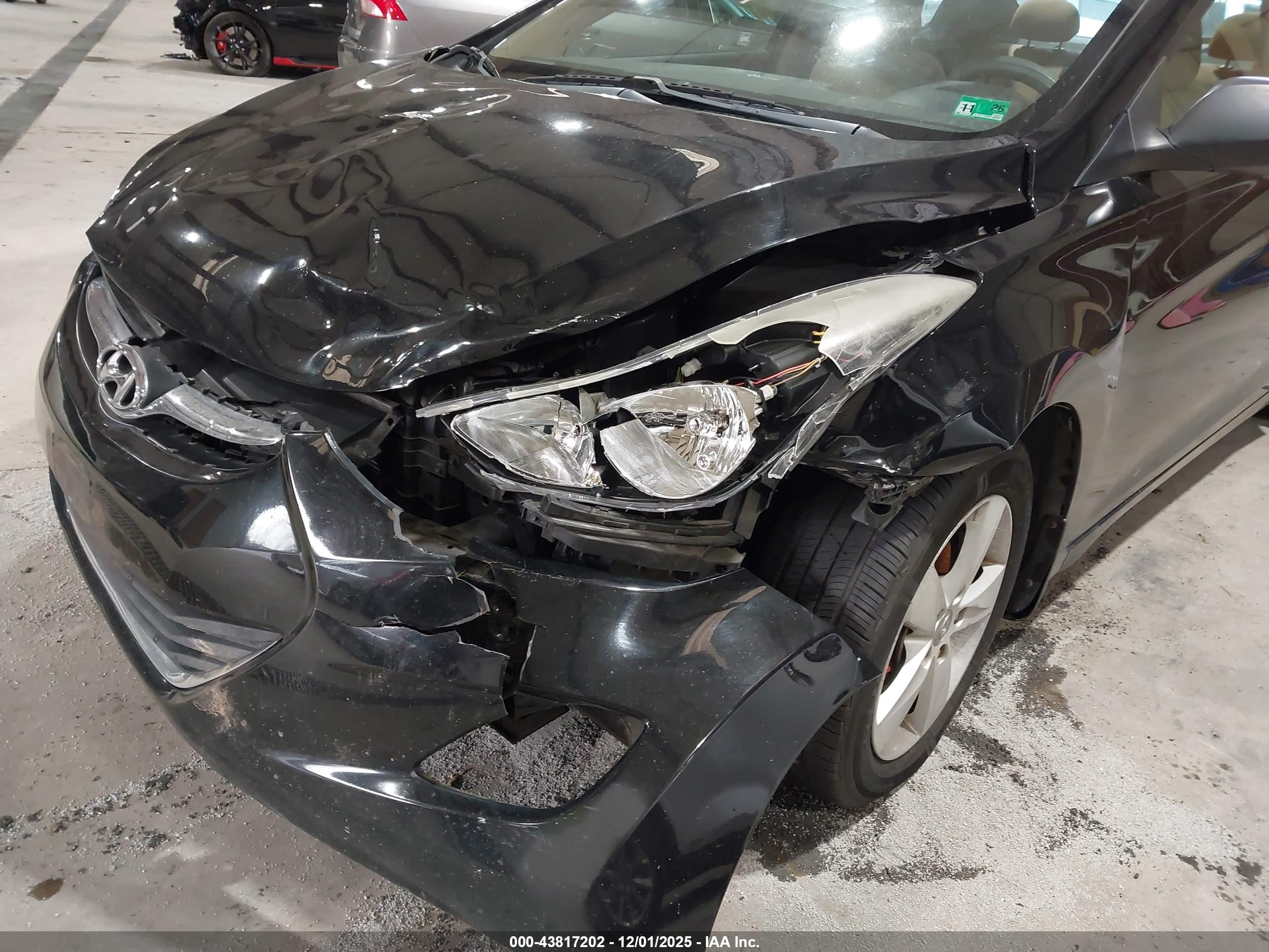 HYUNDAI ELANTRA image 6