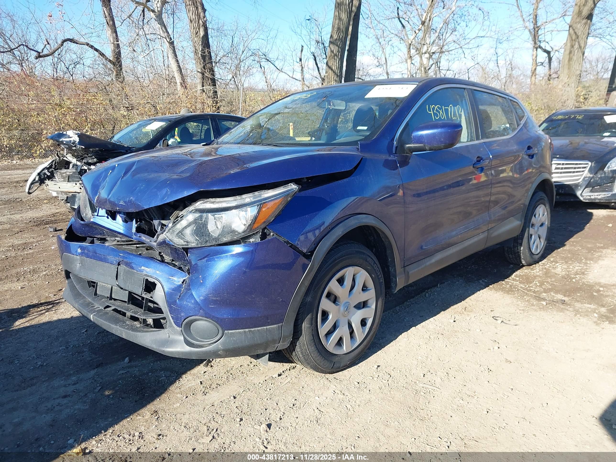 NISSAN ROGUE image 2